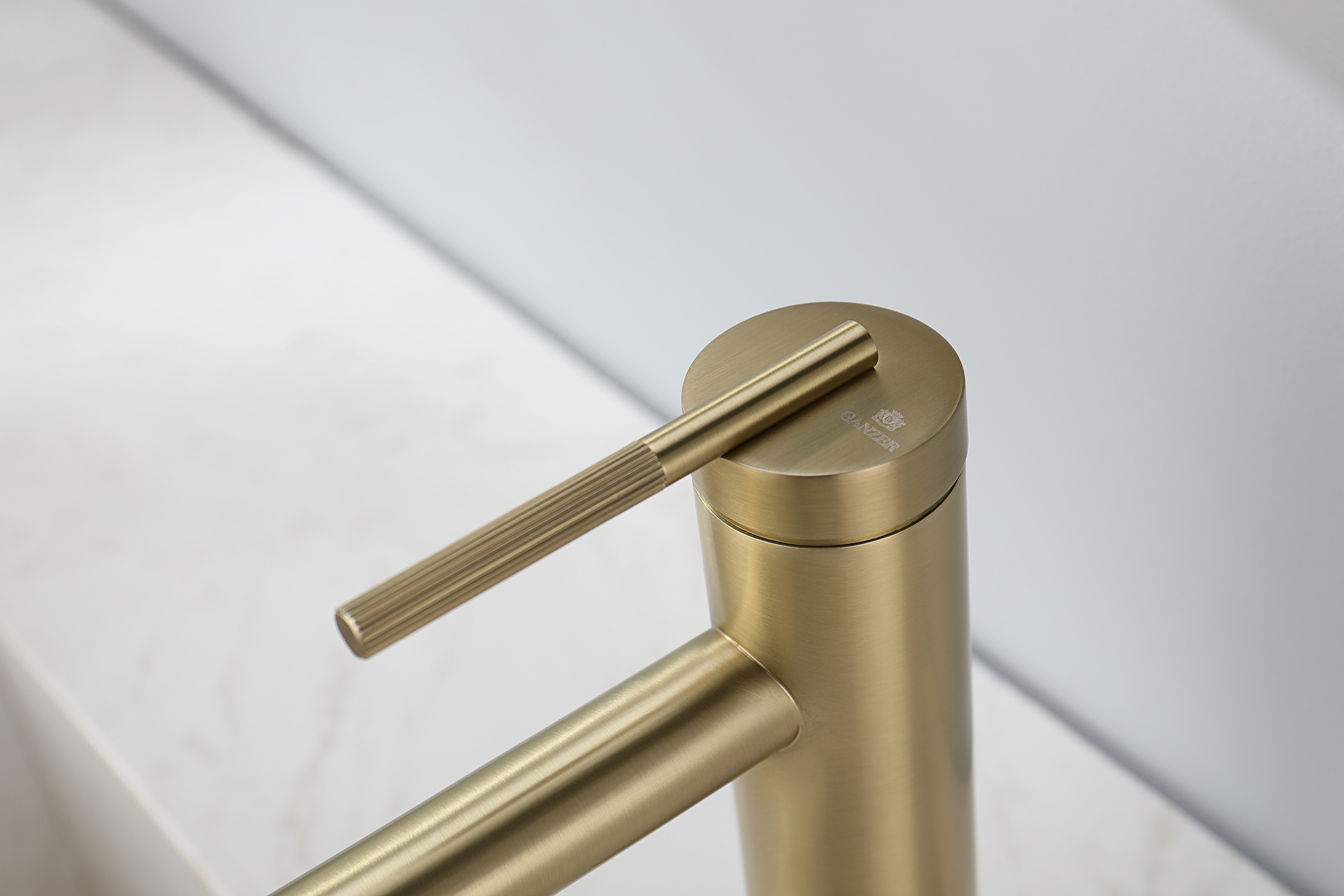 19111-S Смеситель од. для раковины (Мат. Золото) GANZER (10/1шт)