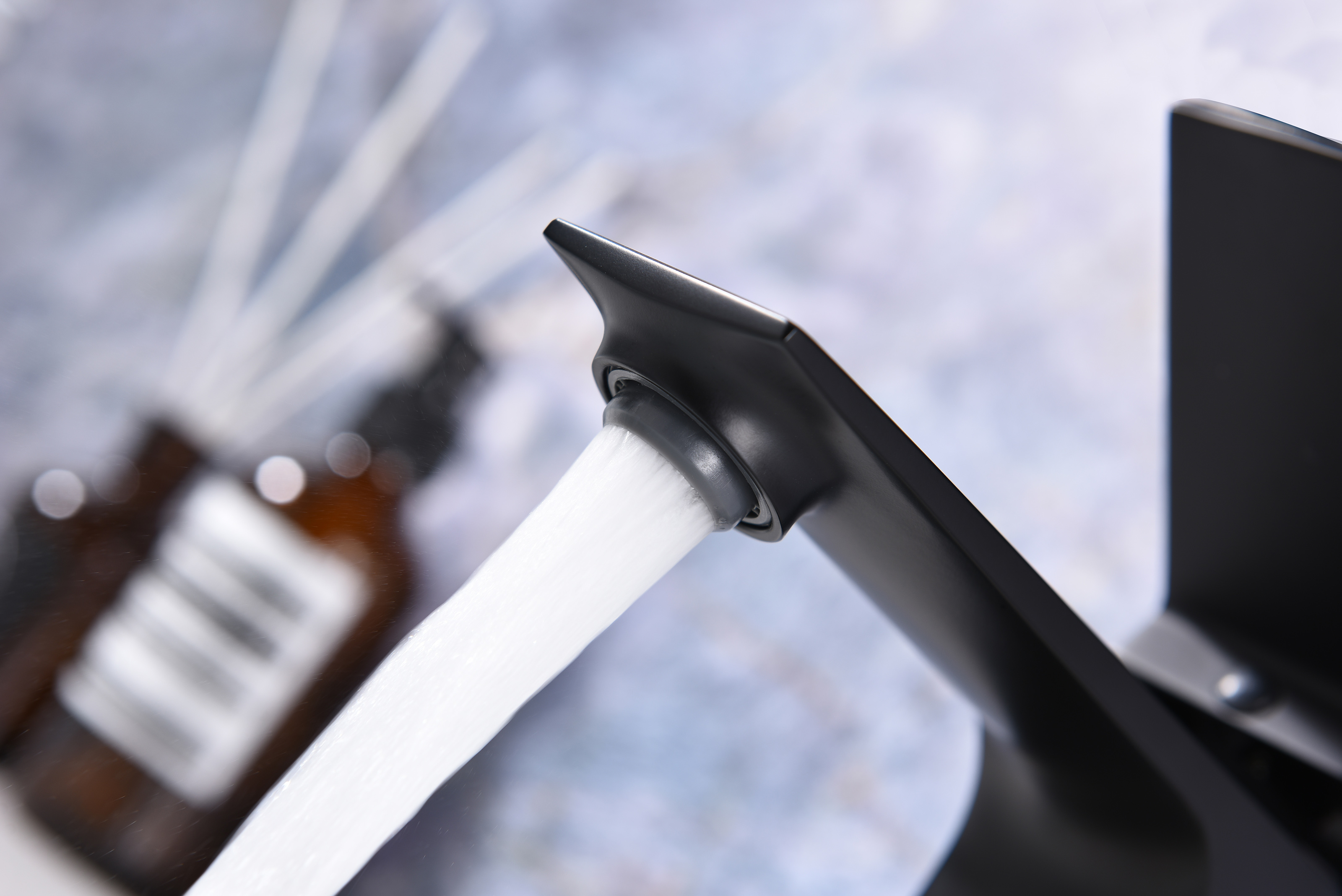 05111-C Смеситель од. для раковины (ЧЕРНЫЙ) GANZER (10/1шт)