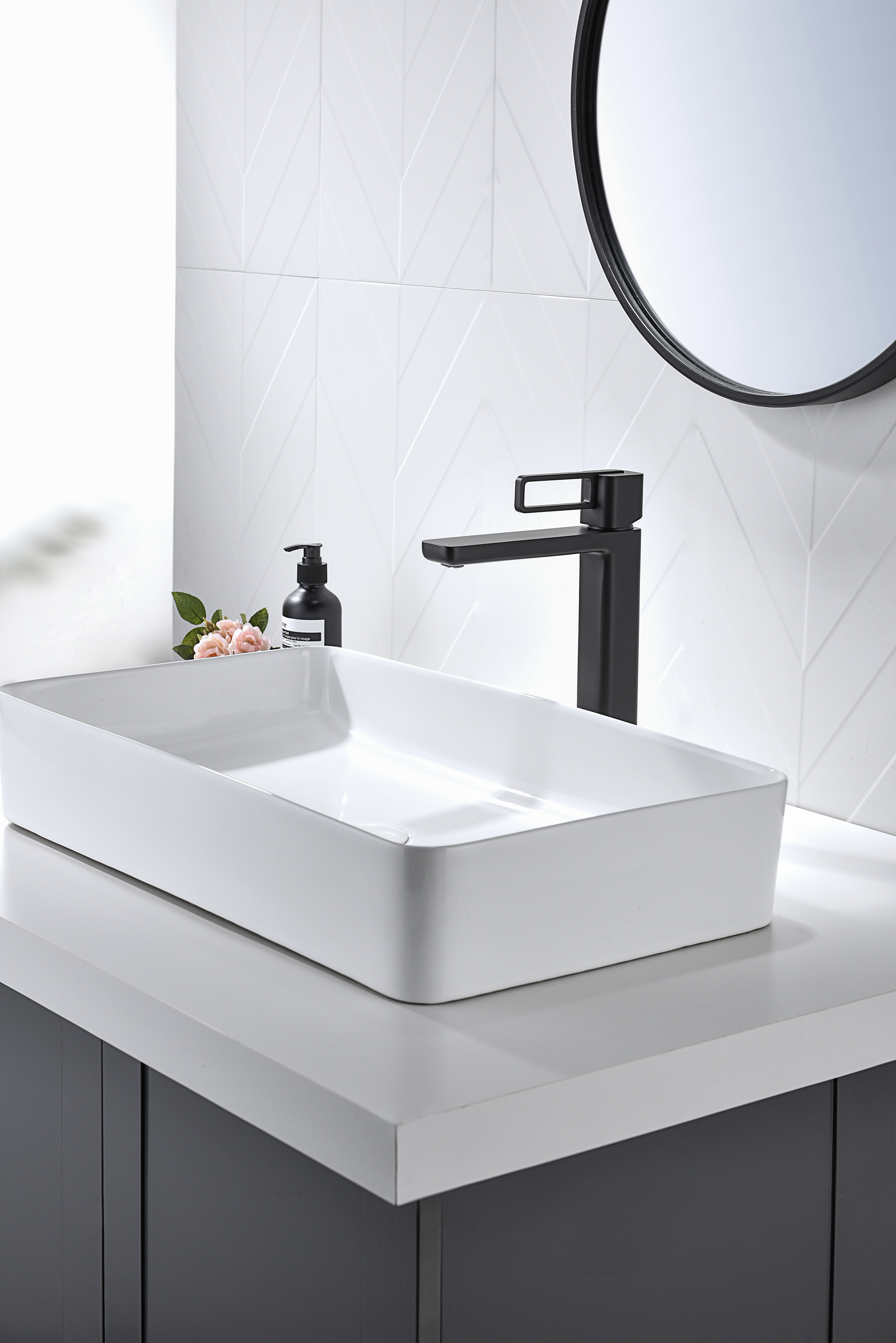 12112-C Смеситель од. для раковины-чаши (ЧЕРНЫЙ) GANZER (10/1шт)