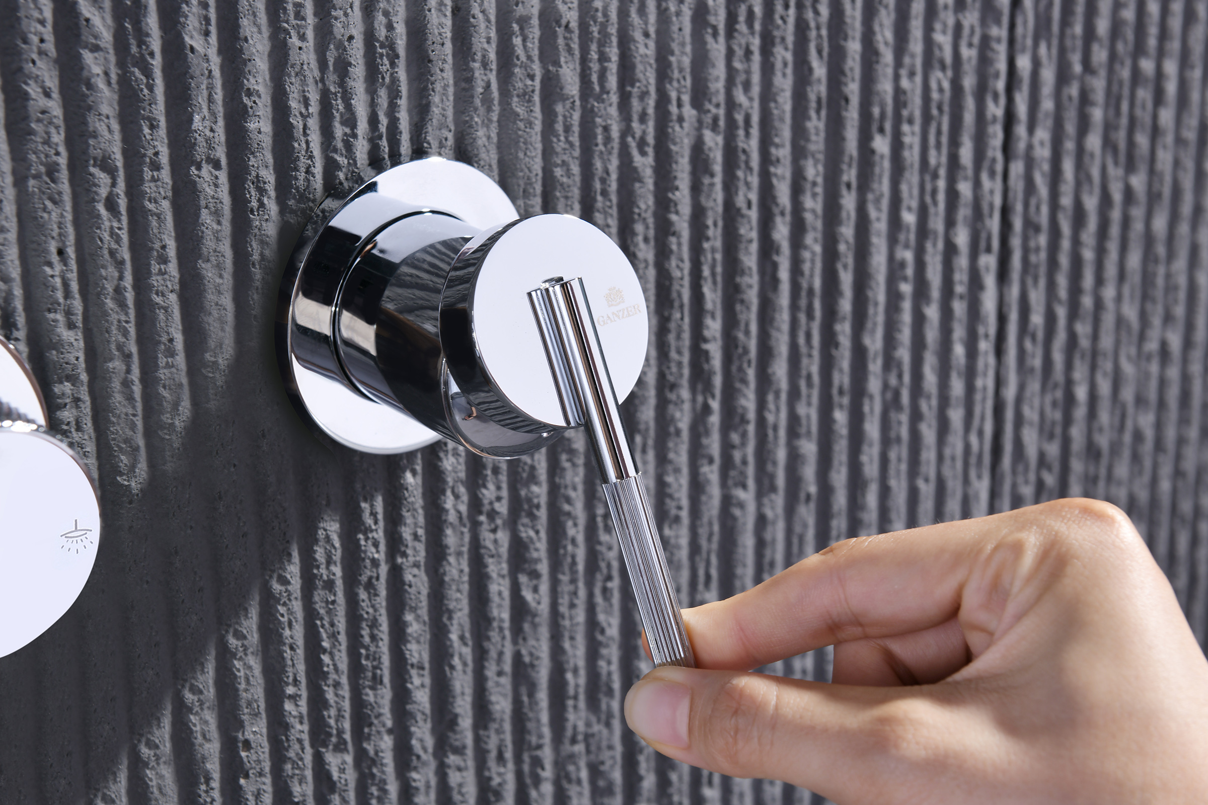 19164 Встроенный смес для душа с 2-функ. (ХРОМ) GANZER  (6/1шт)