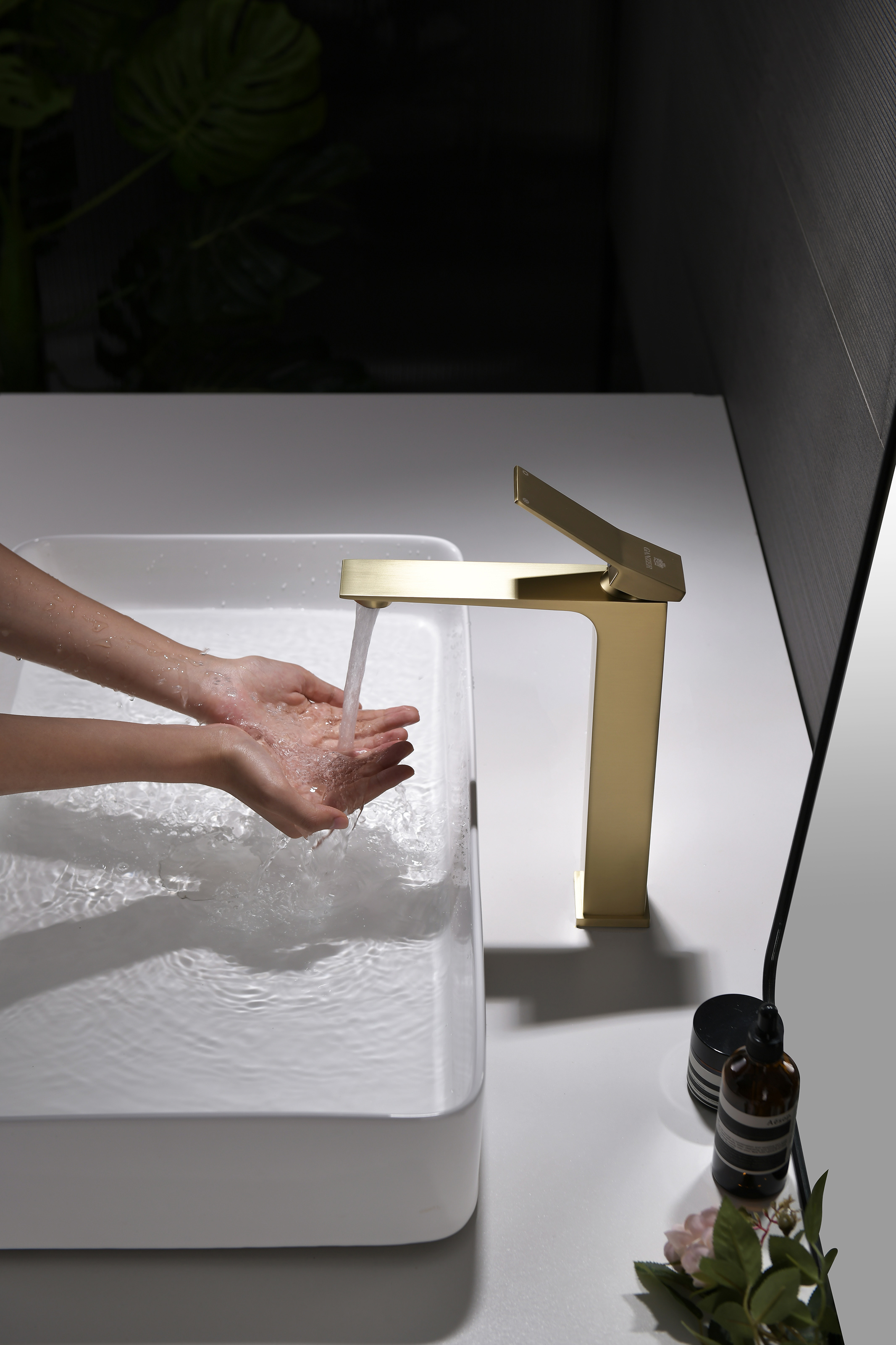 05112-S Смеситель од. для раковины-чаши (Мат. Золото) GANZER (10/1шт)