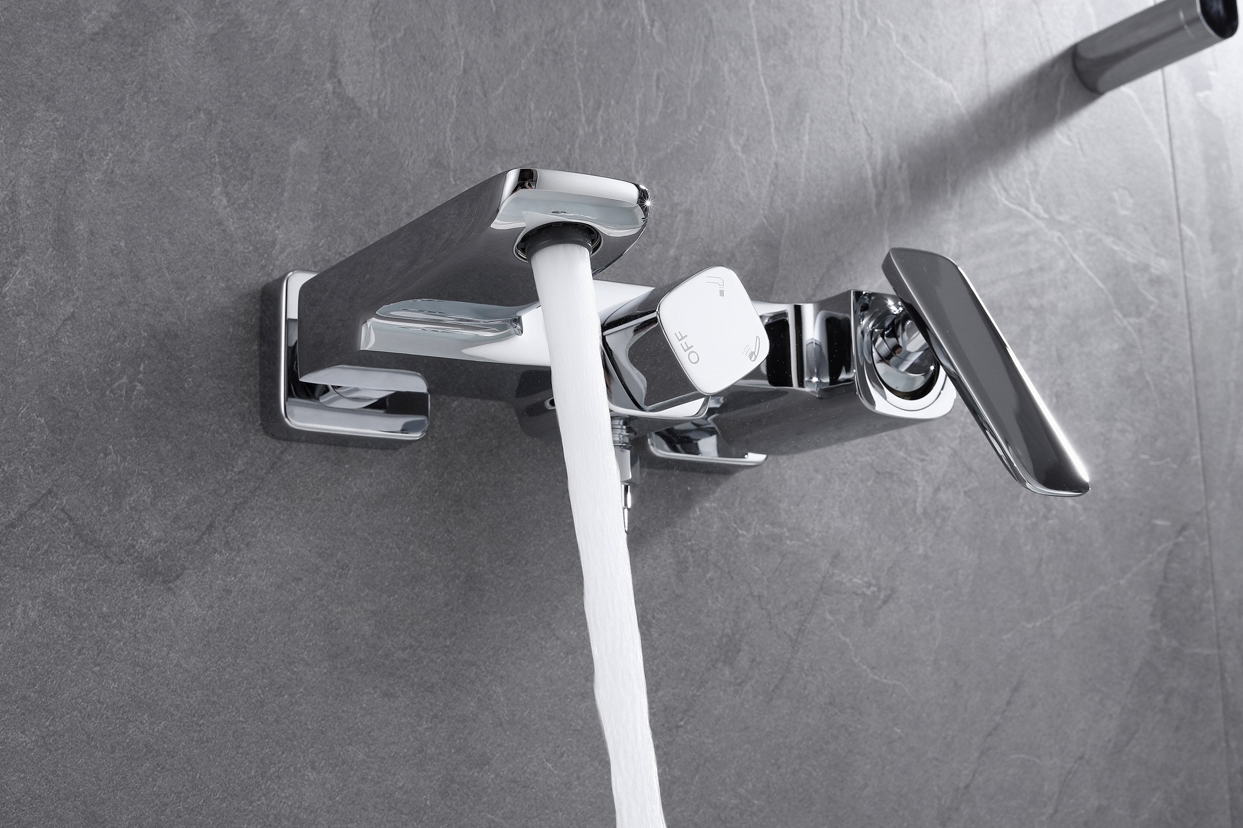 51032 Смеситель однорычажный для ванны "GANZER"  (10/1шт) Л/К