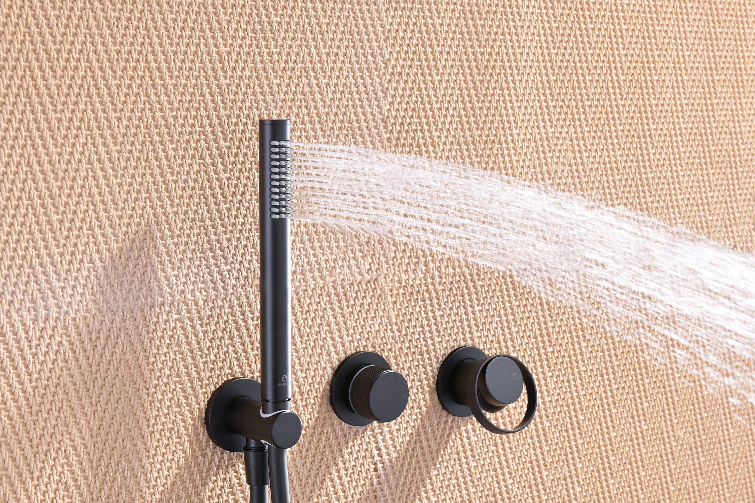 19164-C Встроенный смес для душа с 2-функ. (ЧЕРНЫЙ) GANZER  (6/1шт)