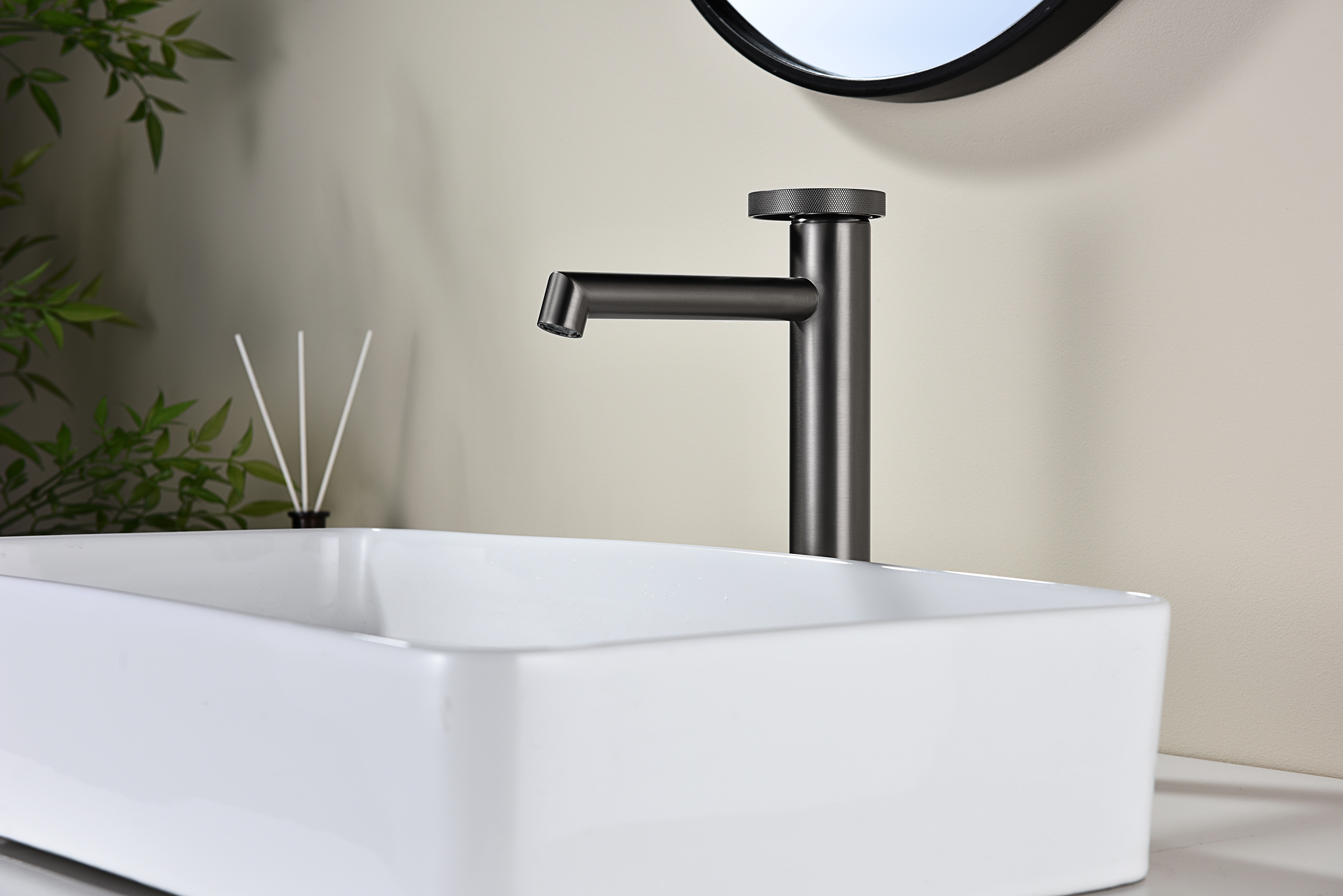 19112-Q Смеситель од. для раковины-чаши (ГРАФИТ) GANZER (10/1шт)