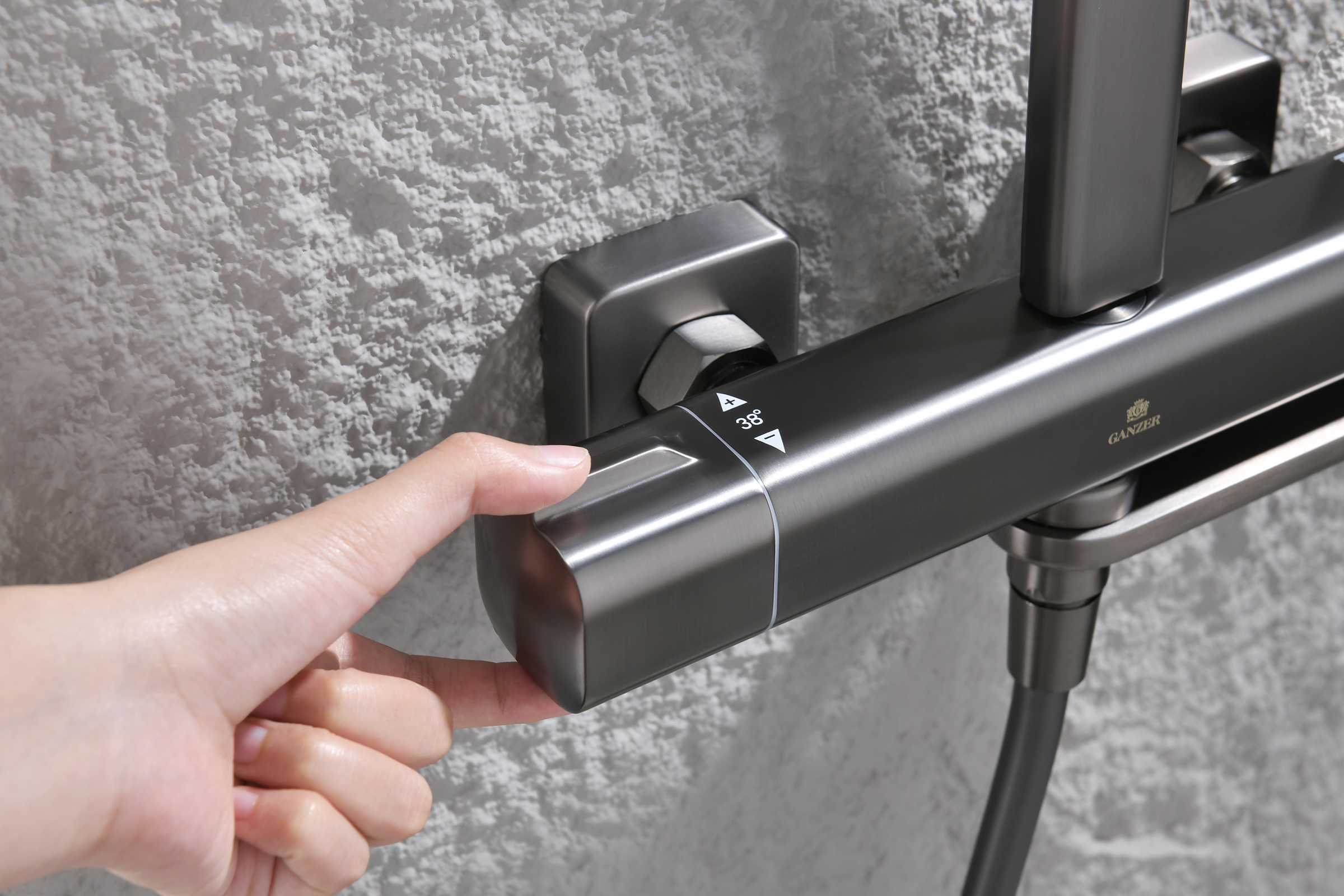 12171-Q Душевая система с термостатом (ГРАФИТ) GANZER (5/1шт)