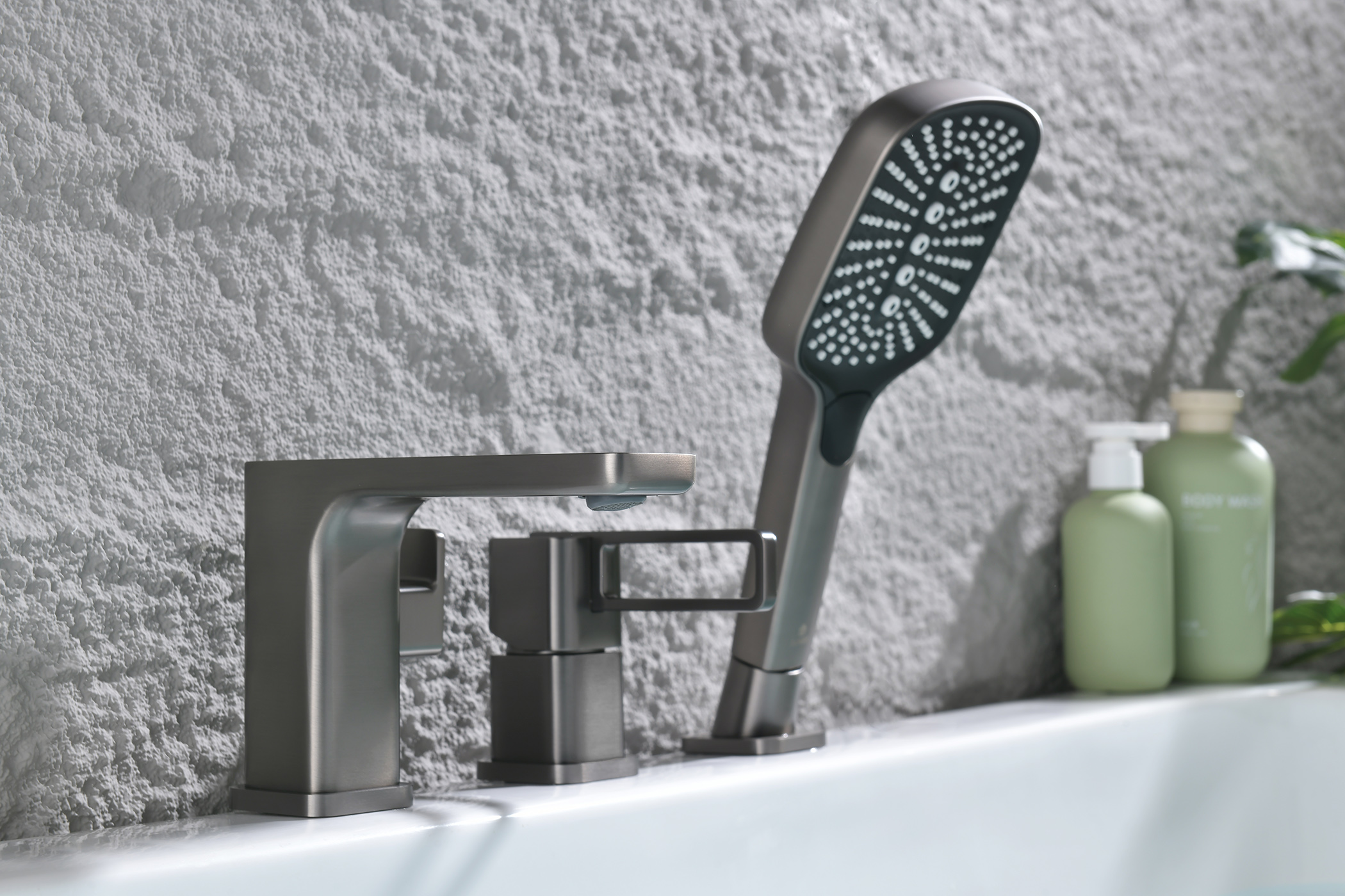 12133-Q Смеситель на борт ванны (3-отв,ГРАФИТ)  GANZER (10/1шт)