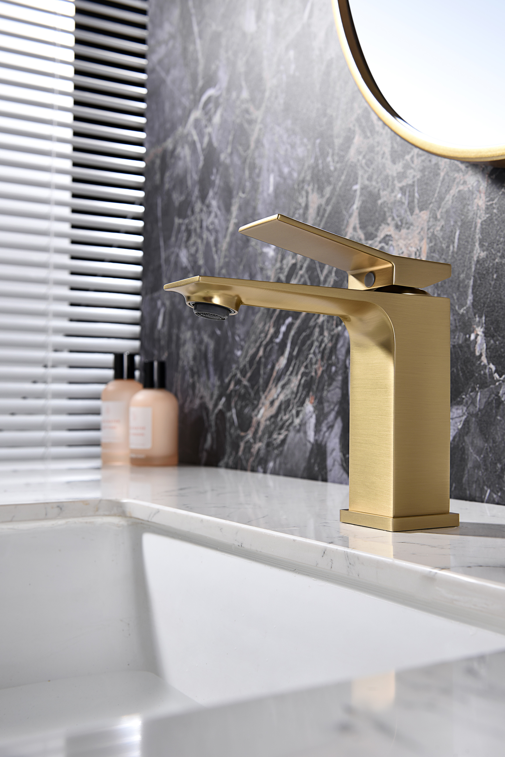 05111-S Смеситель од. для раковины (Мат. Золото) GANZER (10/1шт)