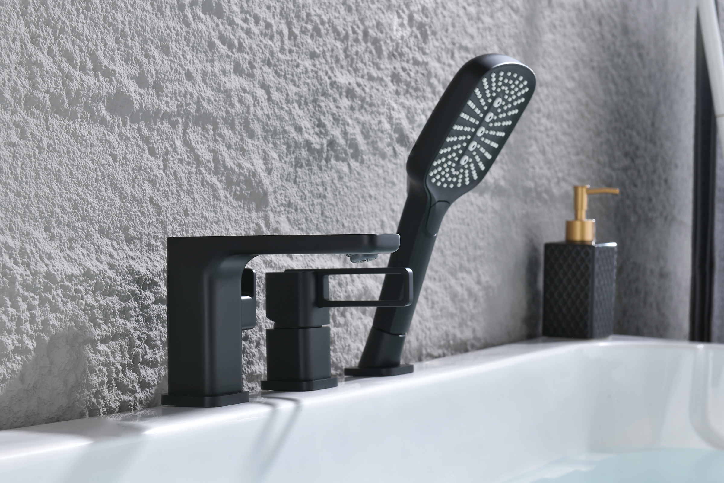 12133-C Смеситель на борт ванны (3-отв,ЧЕРНЫЙ)  GANZER (10/1шт)