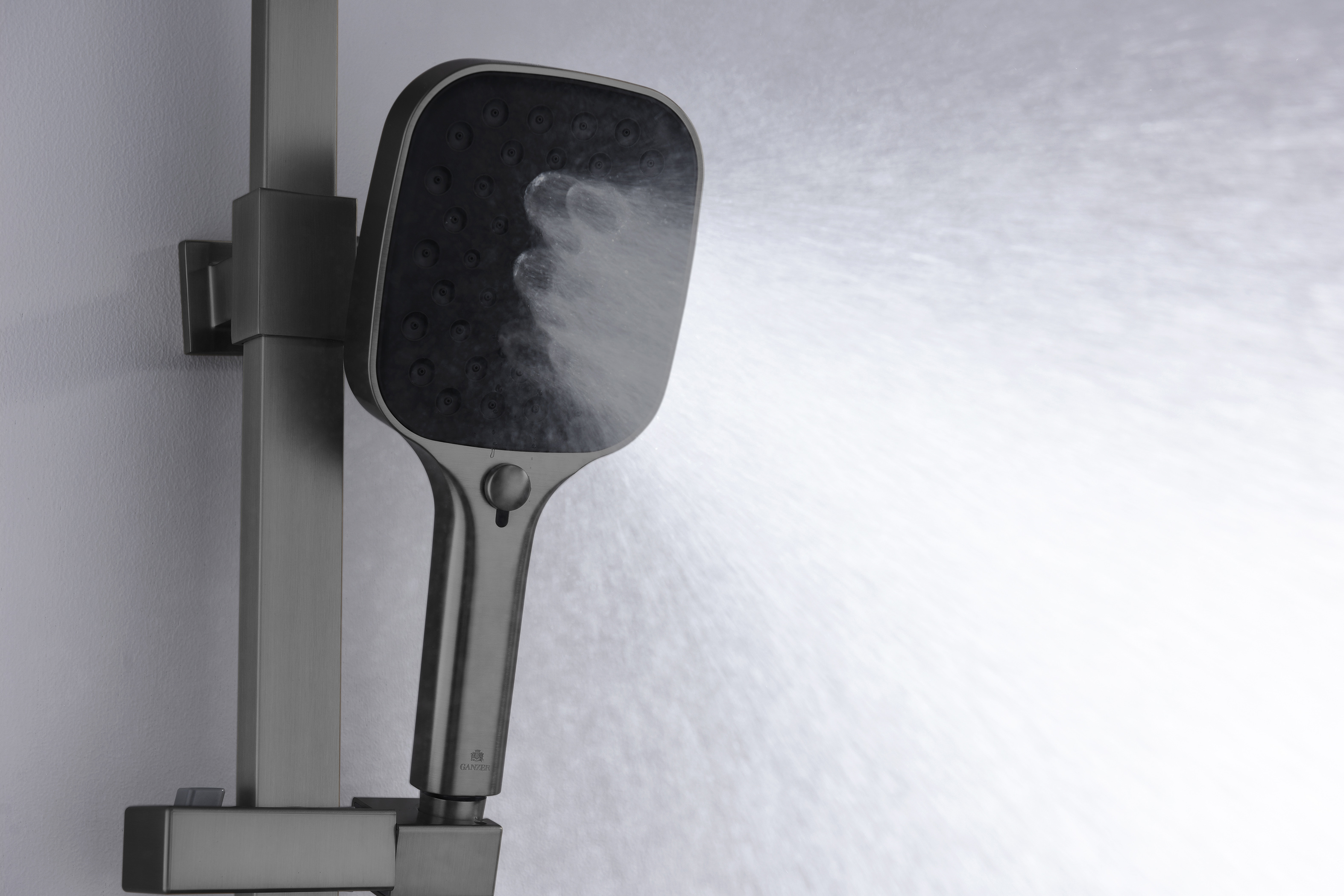 05162-Q Душевая система (ГРАФИТ) GANZER (5/1шт)