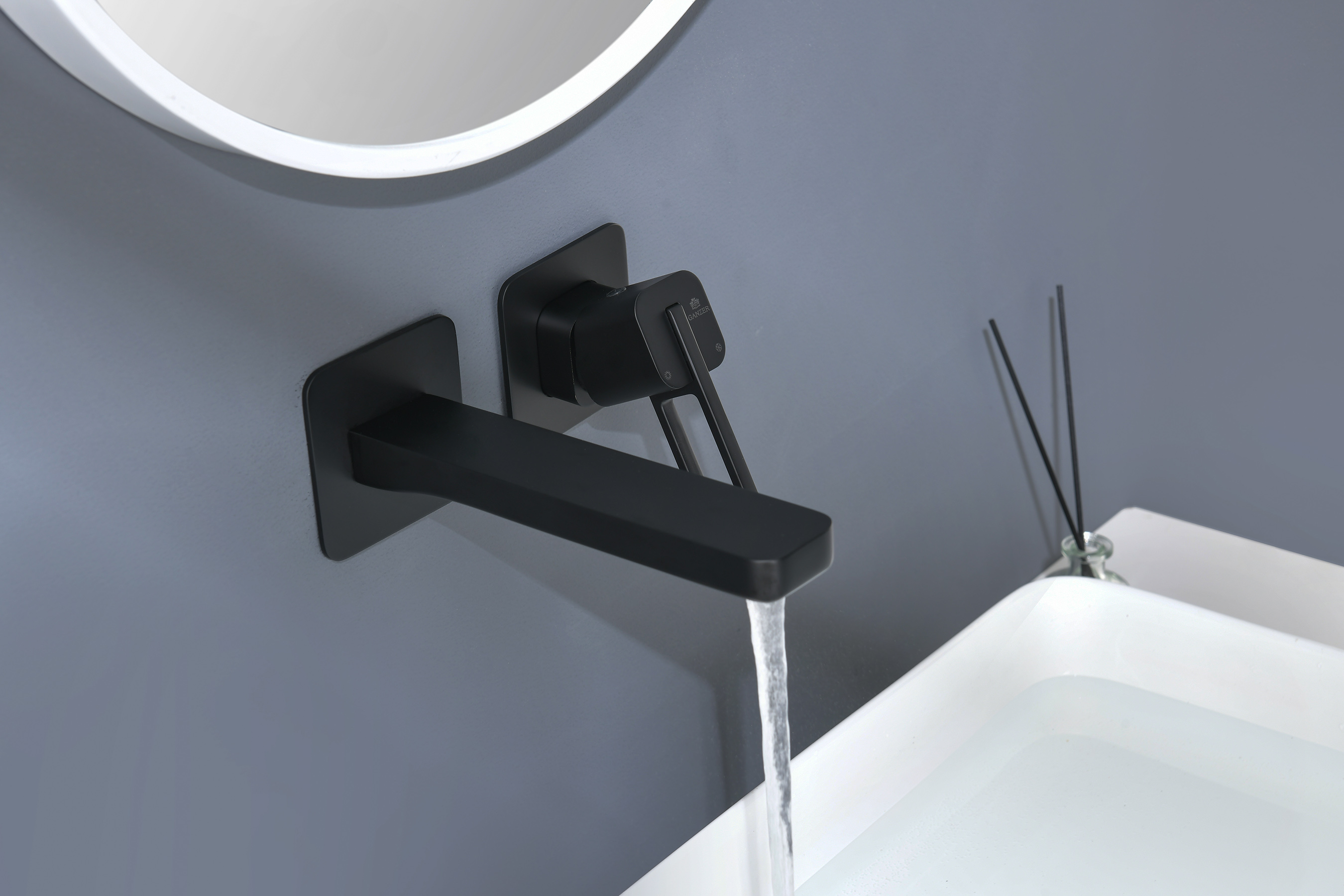 12144-C Встроенный смес для рак. (ЧЕРНЫЙ) GANZER  (10/1шт)