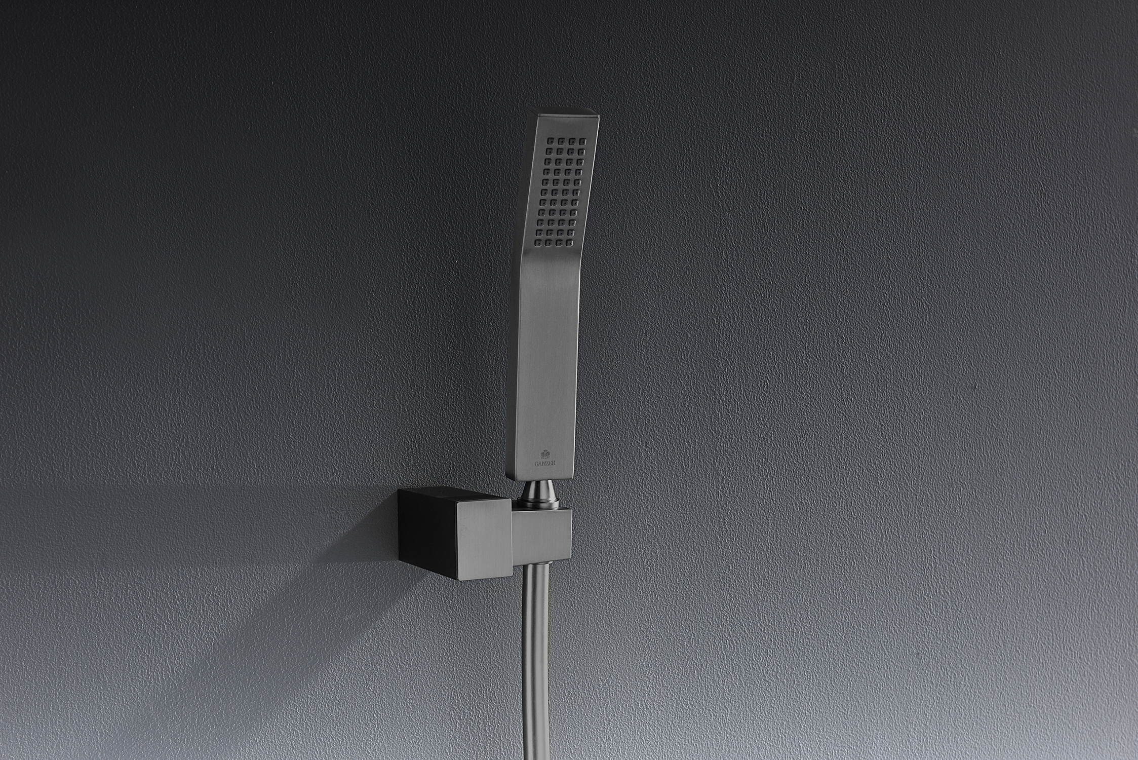 01165-Q Смеситель встраиваемый для душа с 3-функ. (ГРАФИТ) GANZER (6/1шт)