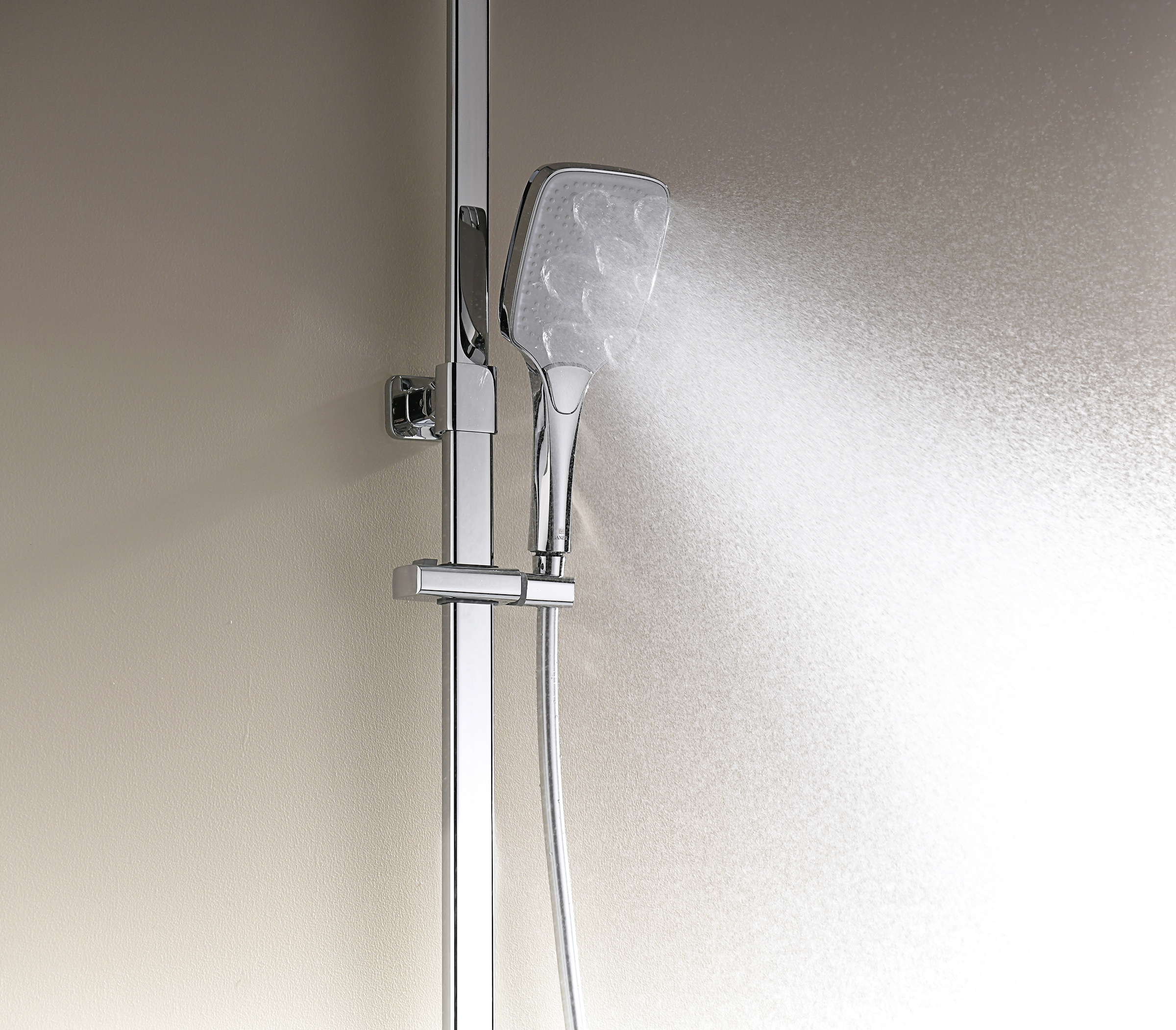 12071-F Душевая система с термостатом (БЕЛЫЙ) GANZER (5/1шт)