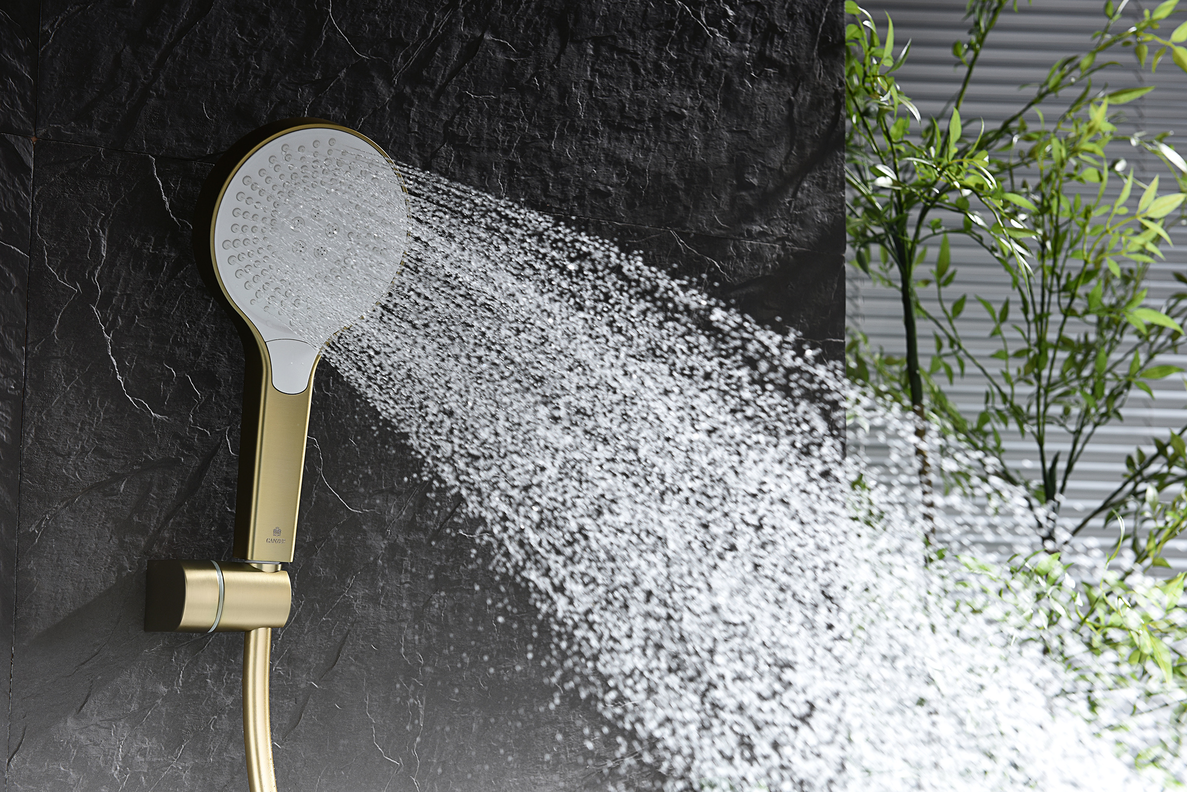 06132-S Смеситель од. для ванны кор. (Мат. Золото)  GANZER  (8/1шт)