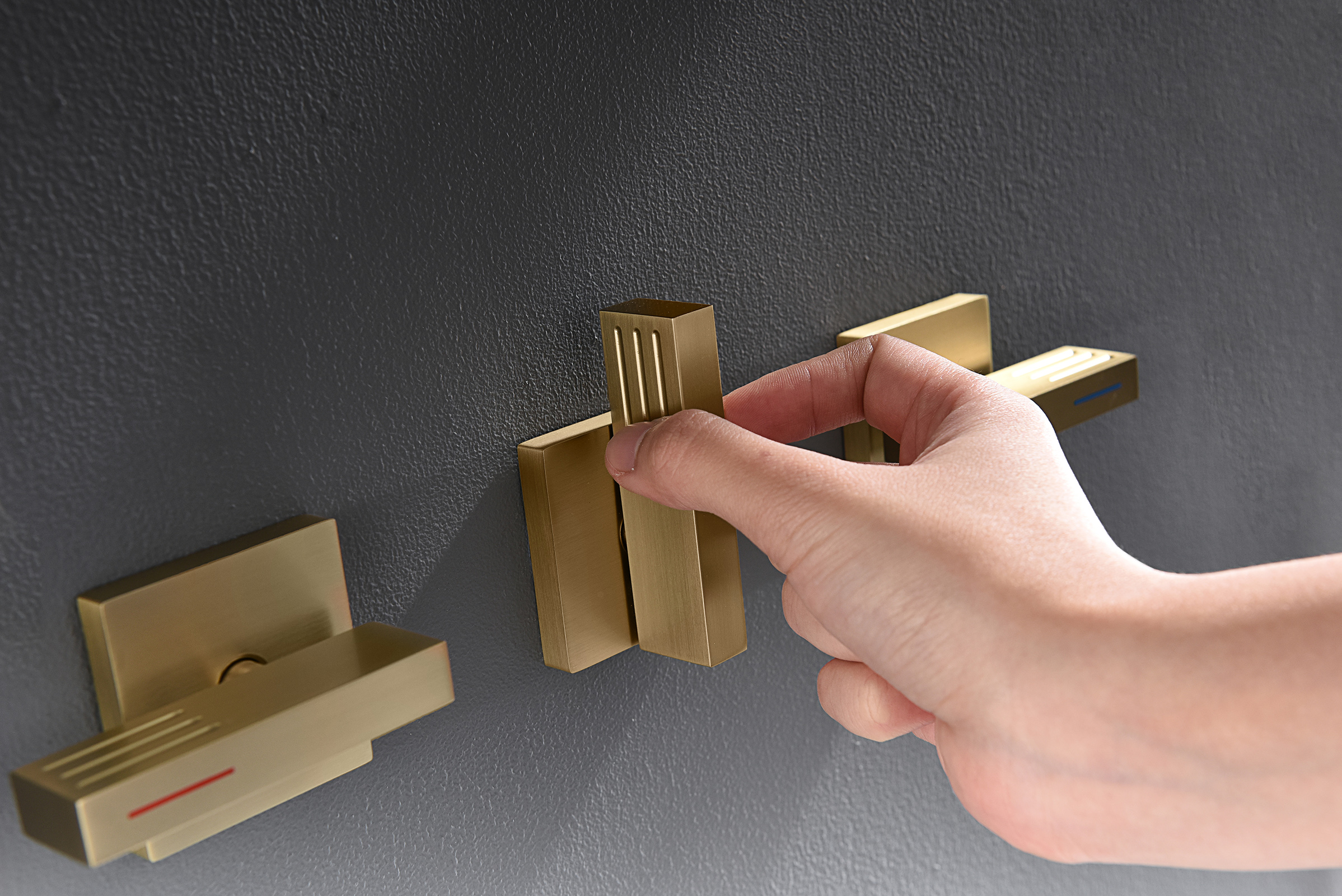 01165-S Смеситель встраиваемый для душа с 3-функ. (Мат. Золото) GANZER (6/1шт)