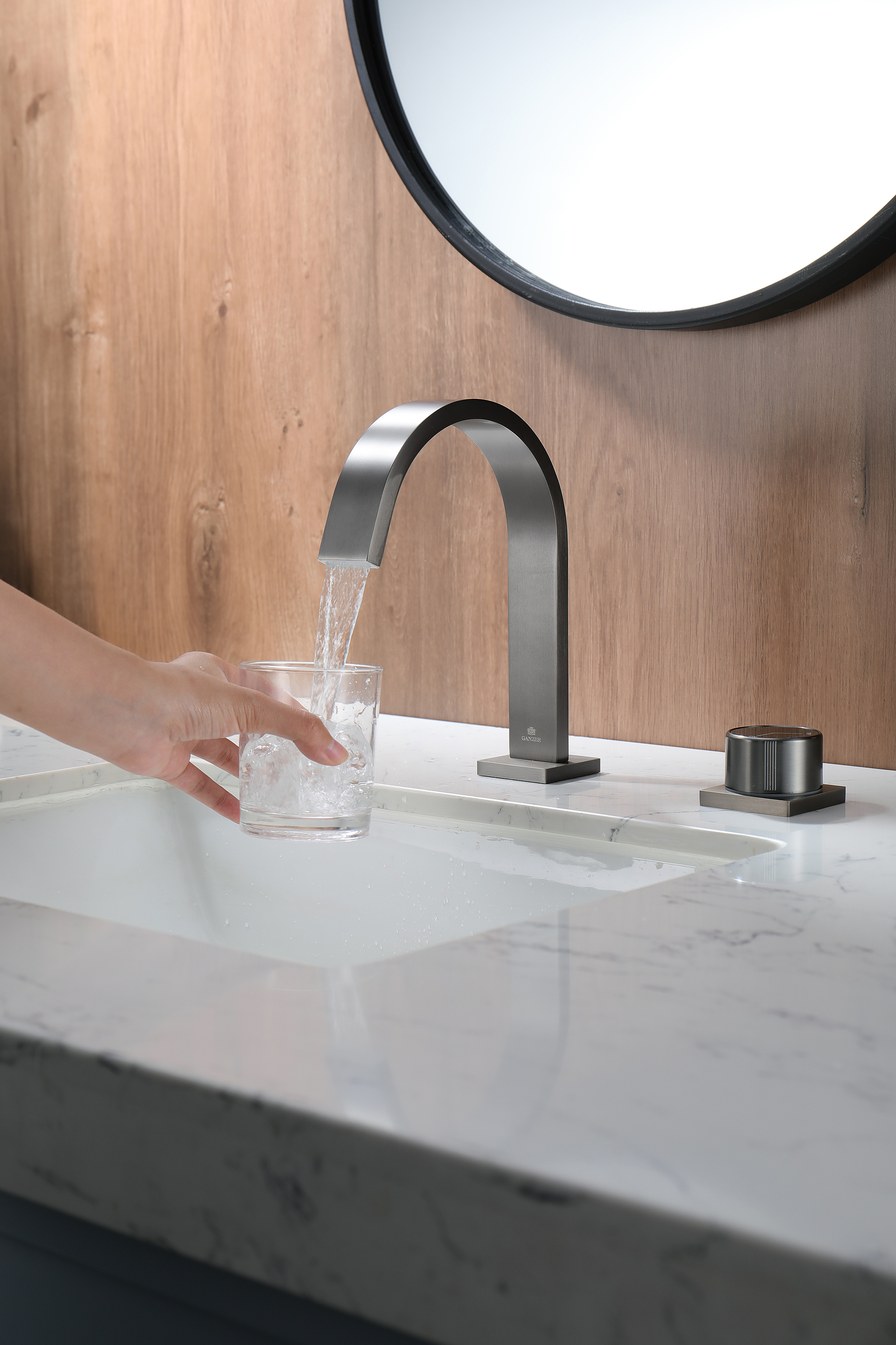 01111-Q Смеситель на борт раковины (2-отв,ГРАФИТ)  GANZER (10/1шт)