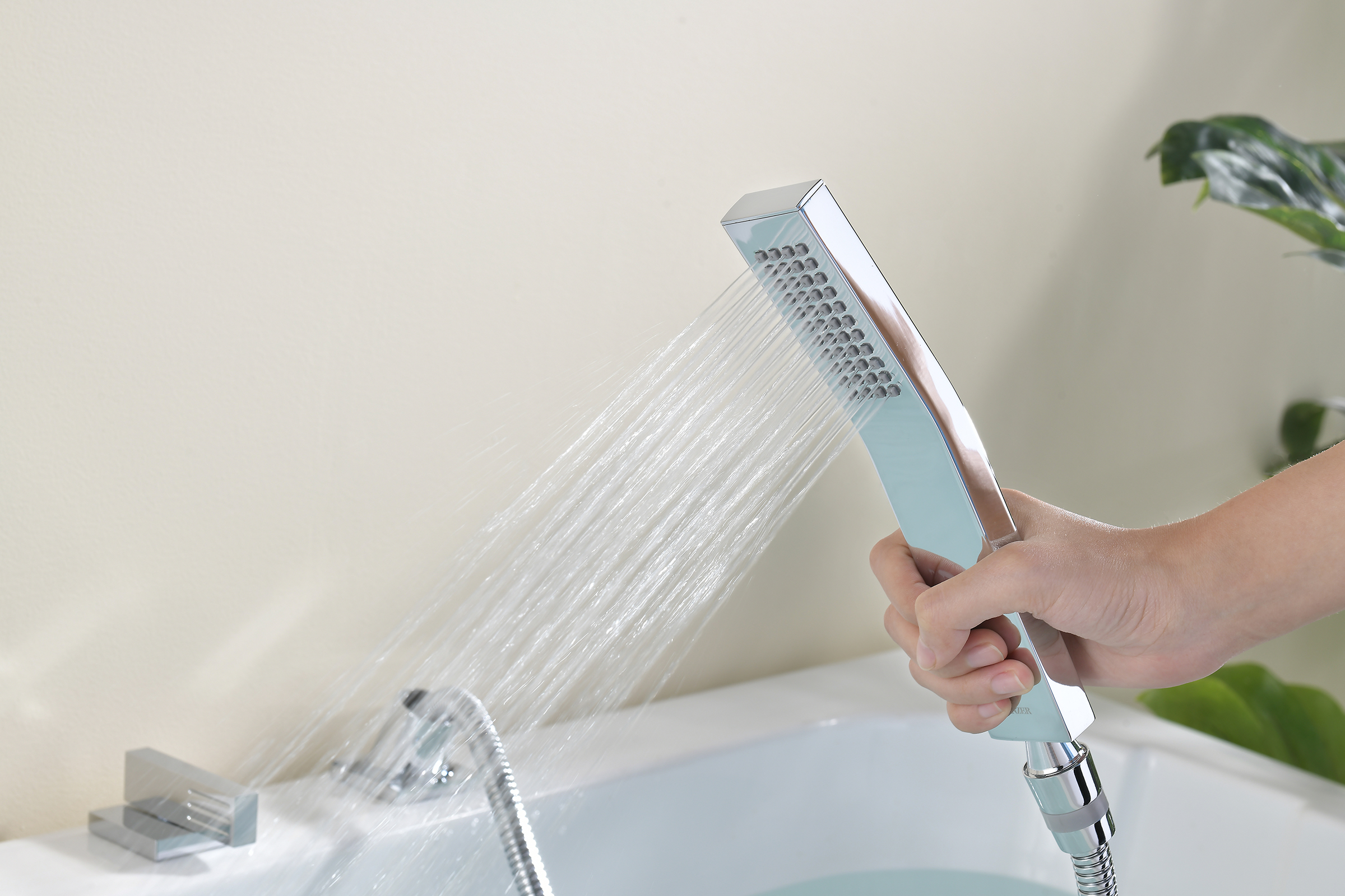 01133 Смеситель на борт ванны (5-отв,ХРОМ)  GANZER (10/1шт)