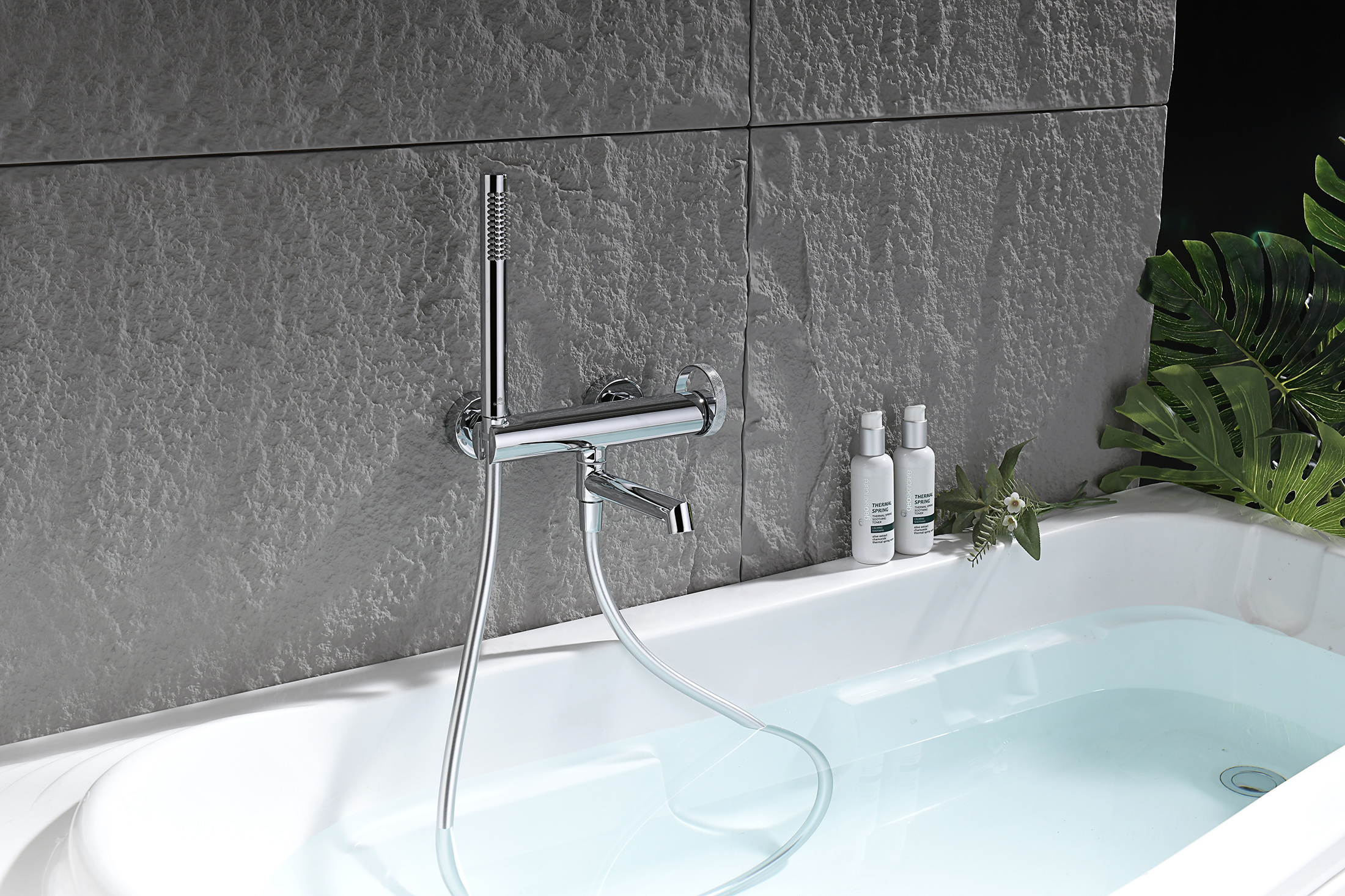 19132 Смеситель од. для ванны кор. (ХРОМ)  GANZER  (8/1шт)