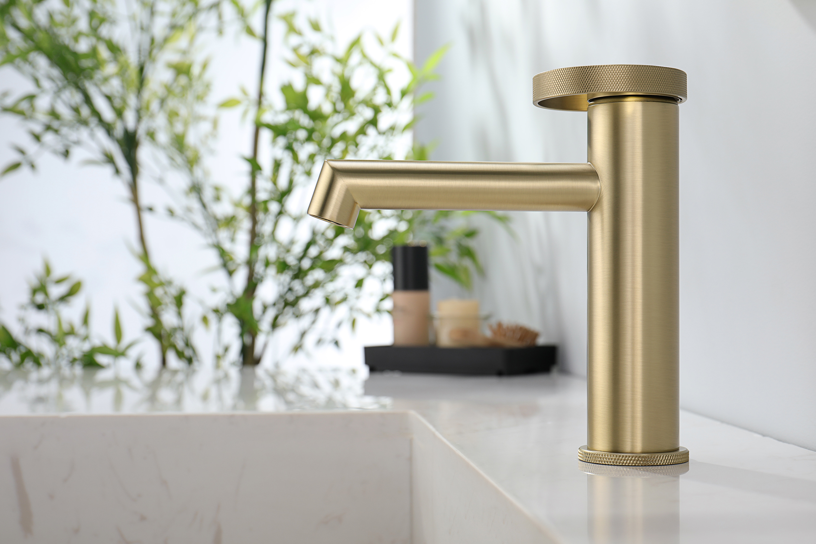 19111-S Смеситель од. для раковины (Мат. Золото) GANZER (10/1шт)