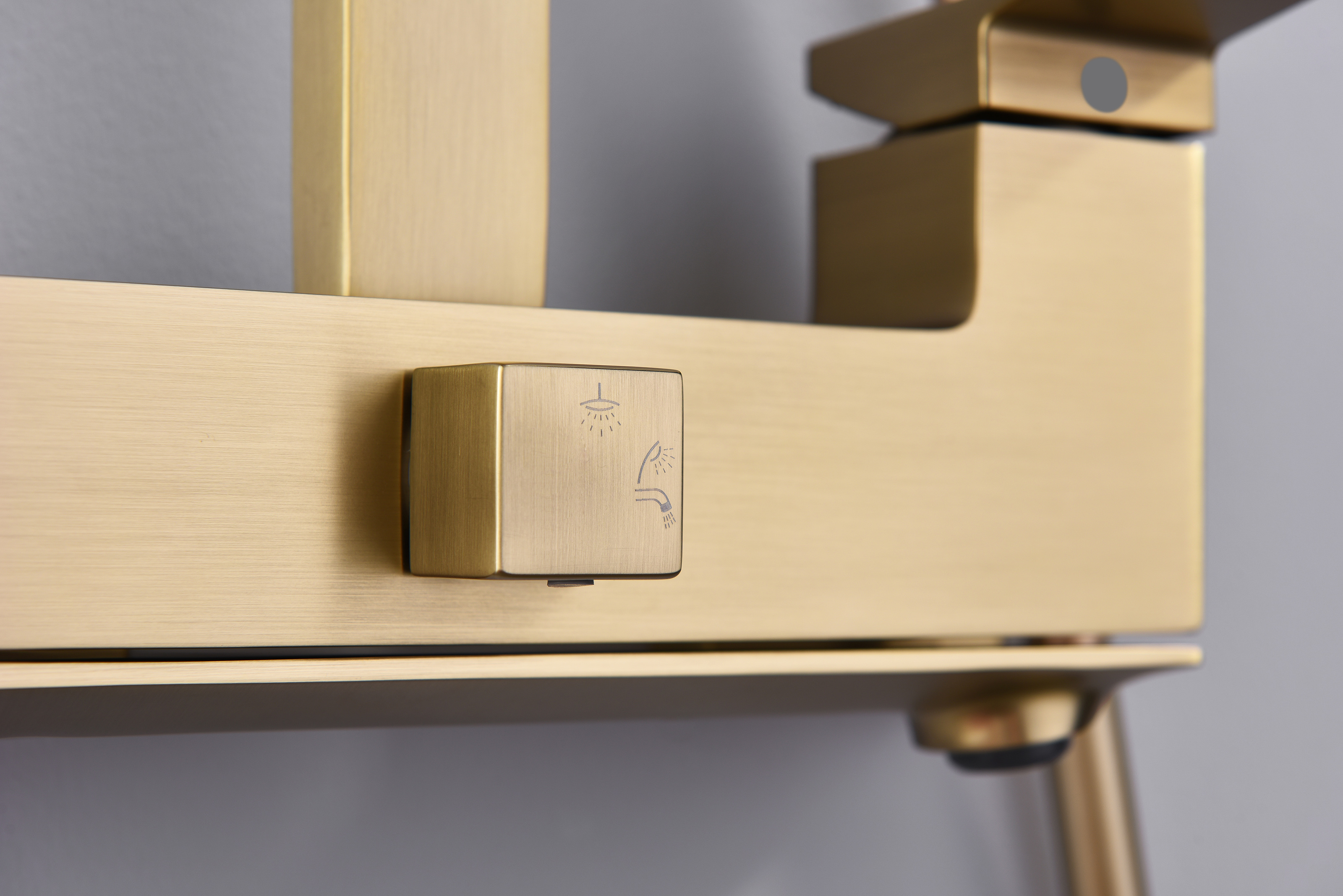 05162-S Душевая система (Мат. Золото) GANZER (5/1шт)