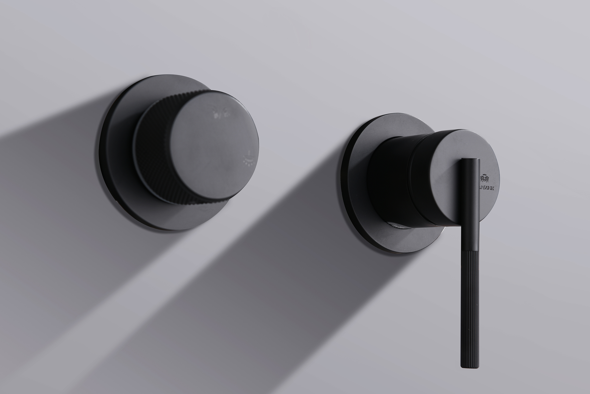 19165-C Смеситель встраиваемый для душа с 3-функ. (ЧЕРНЫЙ) GANZER (6/1шт)