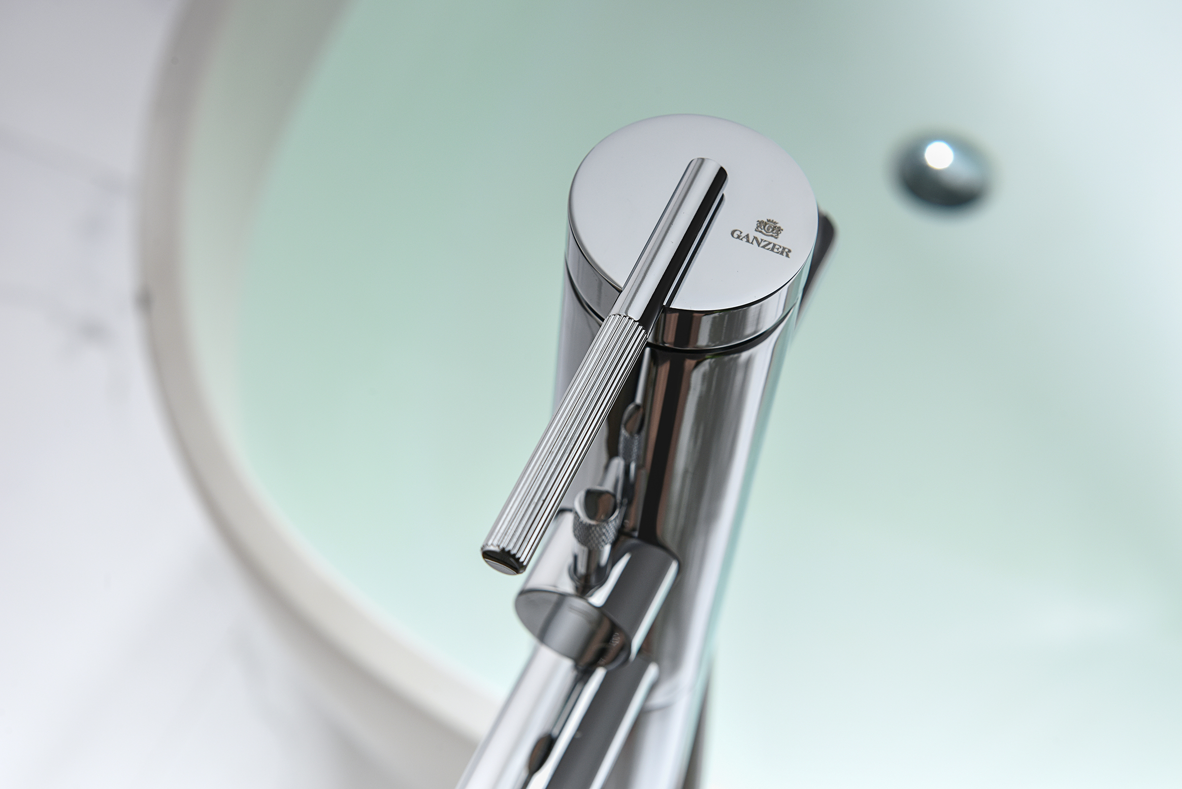 19181 Смеситель напольный для ванны (ХРОМ) GANZER  (5/1шт)