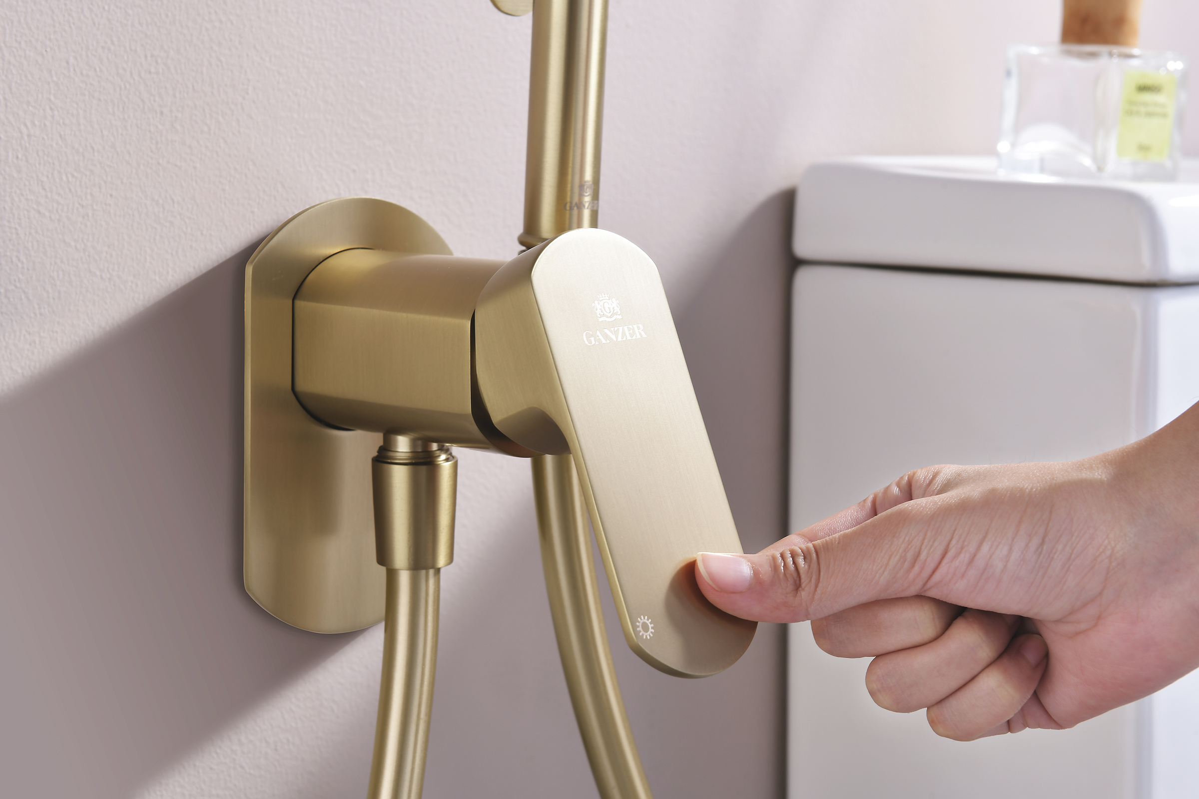 06157-S Смеситель встраиваемый с ГИГ. душем (Мат. Золото) GANZER (10/1шт)