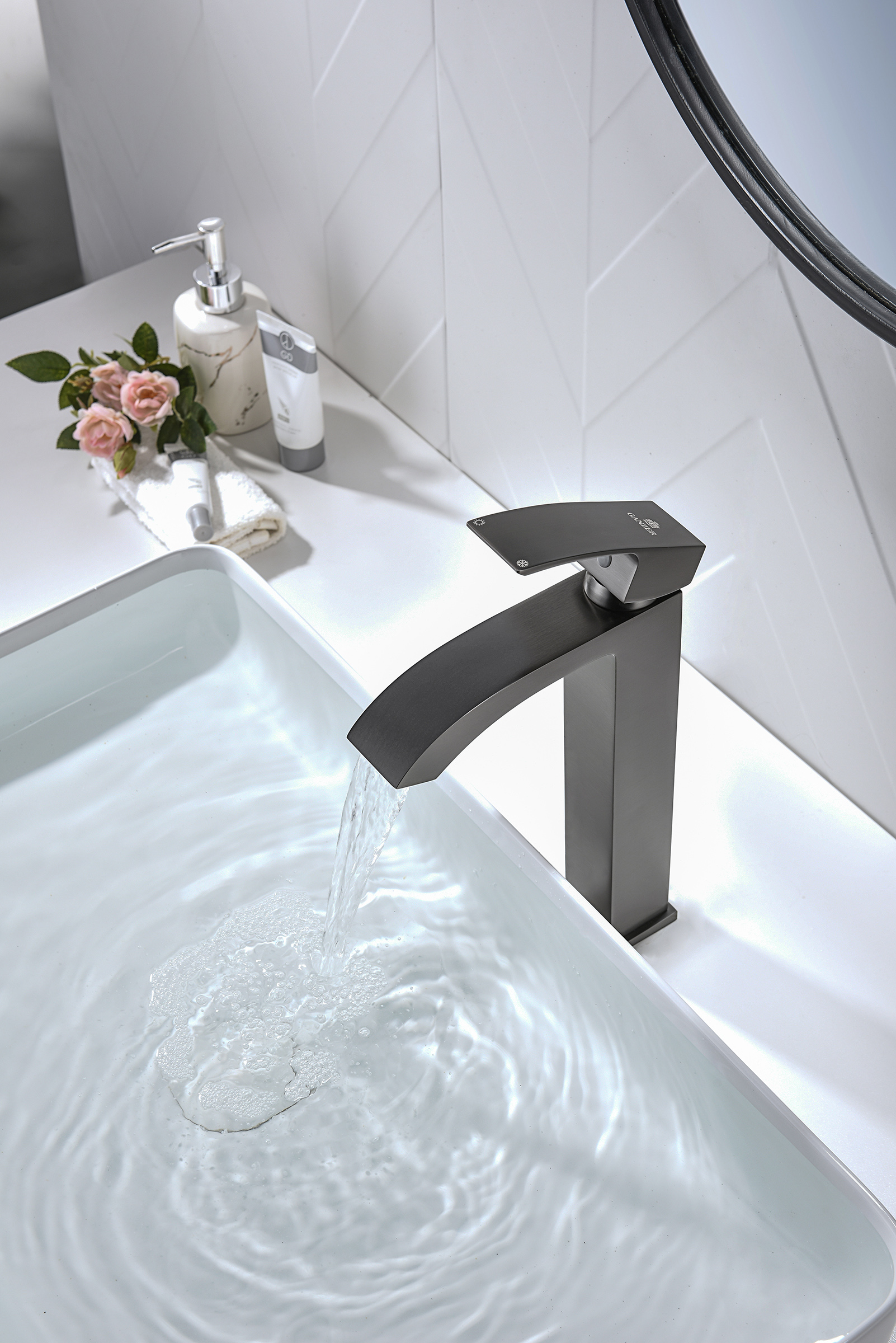 44112-Q Смеситель од. для раковины-чаши (ГРАФИТ) GANZER (10/1шт)