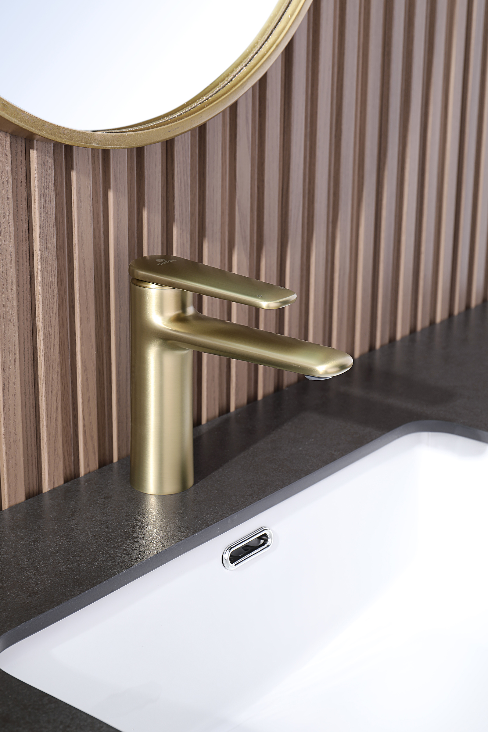 02111-S Смеситель од. для раковины (Мат. Золото) GANZER (10/1шт)