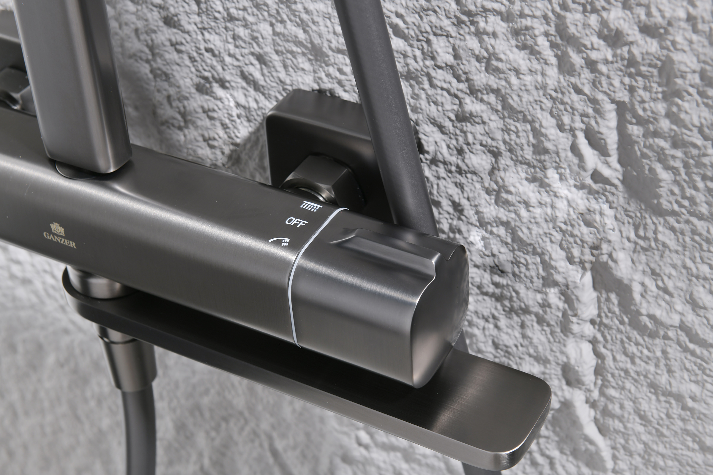 12171-Q Душевая система с термостатом (ГРАФИТ) GANZER (5/1шт)