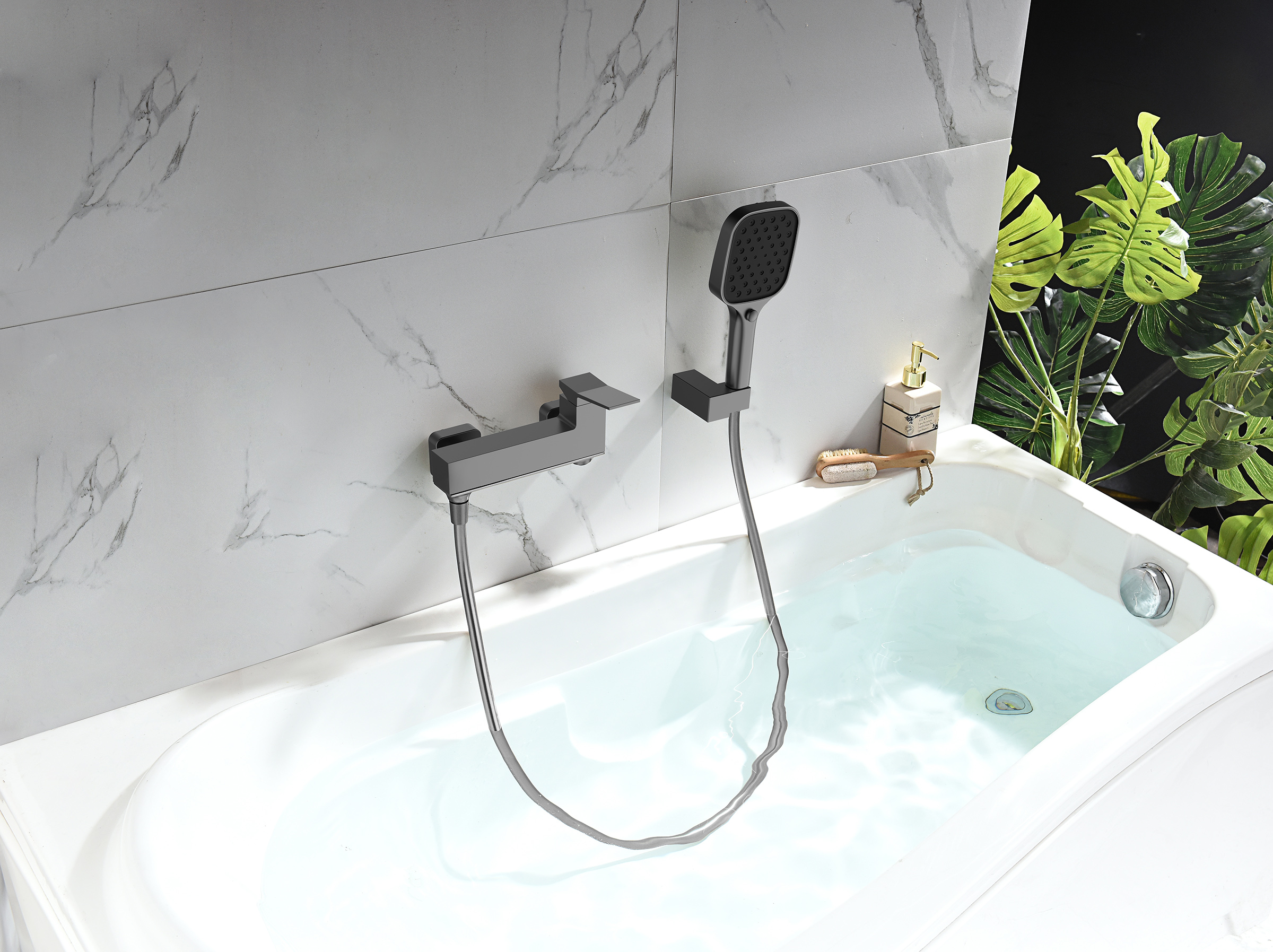 05132-Q Смеситель од. для ванны кор. (ГРАФИТ)  GANZER  (8/1шт)