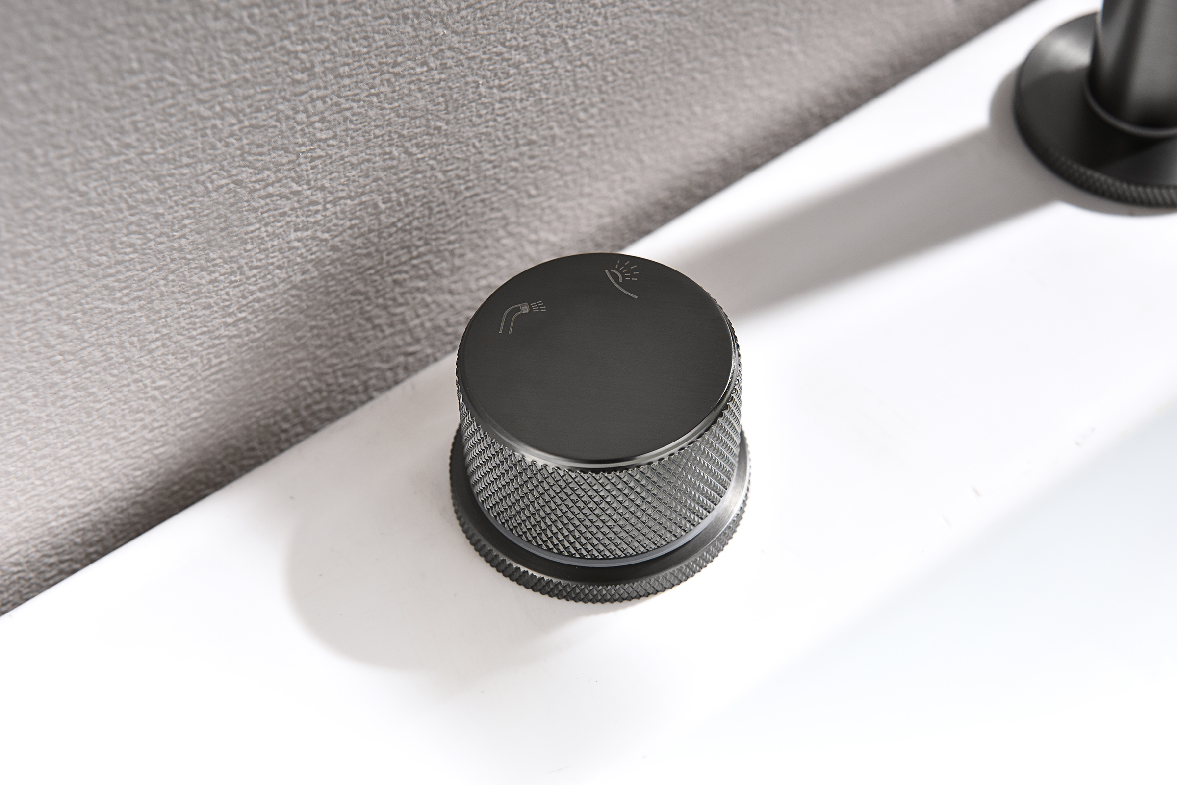 19133-Q Смеситель на борт ванны (4-отв,ГРАФИТ)  GANZER (6/1шт)