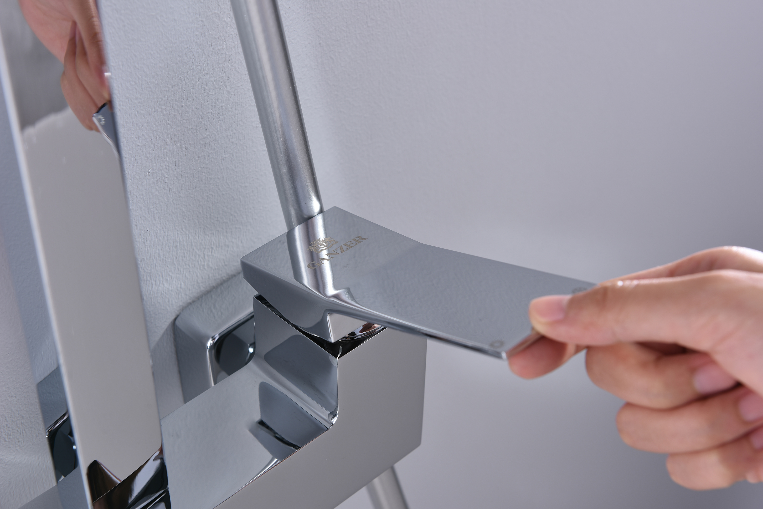 05162 Душевая система (ХРОМ) GANZER (5/1шт)