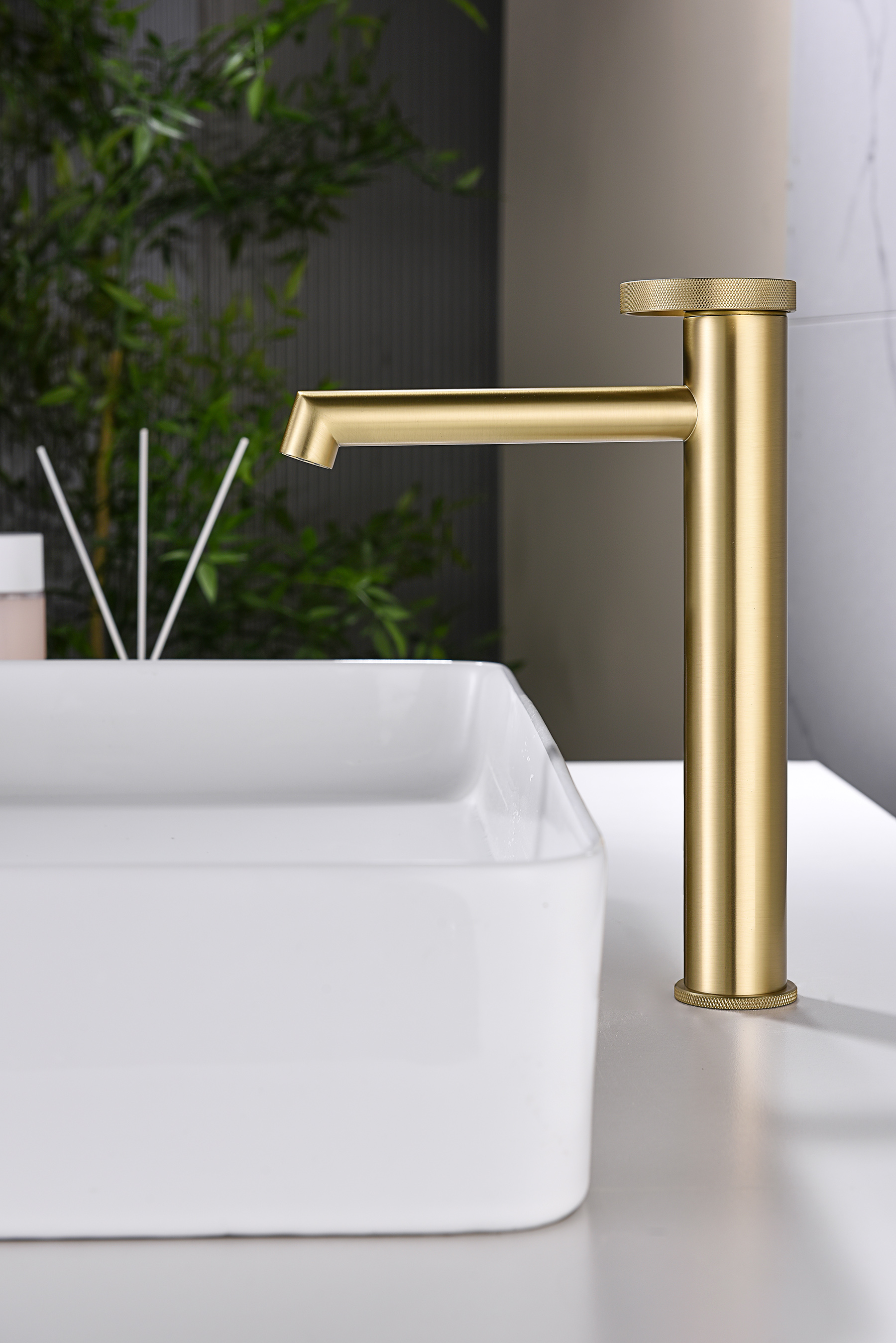 19112-S Смеситель од. для раковины-чаши (Мат. Золото) GANZER (10/1шт)