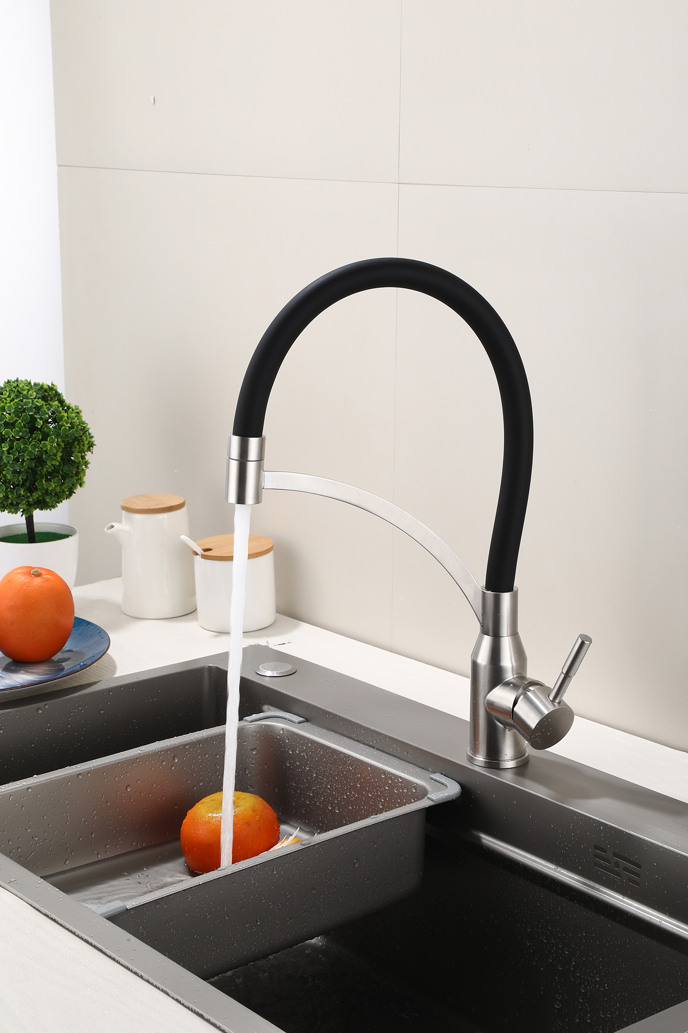 56043-GC Смес. из НЕРЖ. для кух. (САТИН с гиб. ЧЕР. изл.) HANSEN  (20/1шт)