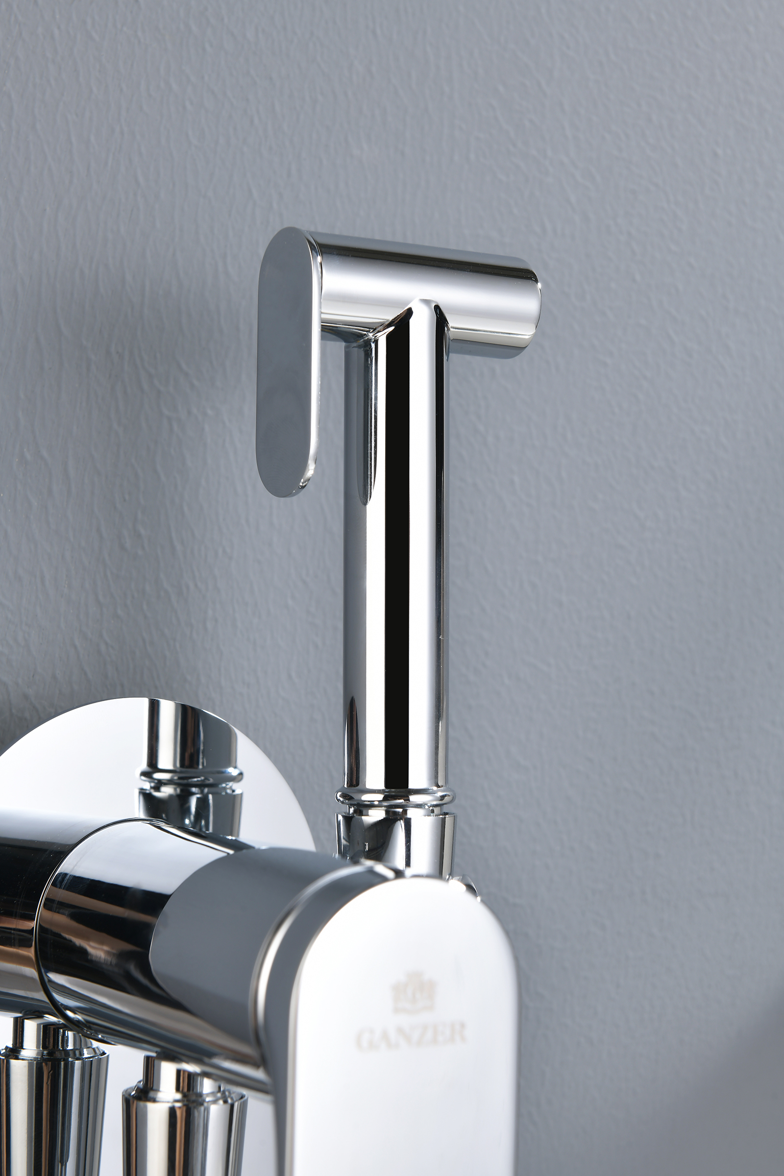 07157 Смеситель встраиваемый с ГИГ. душем (ХРОМ) GANZER (10/1шт)