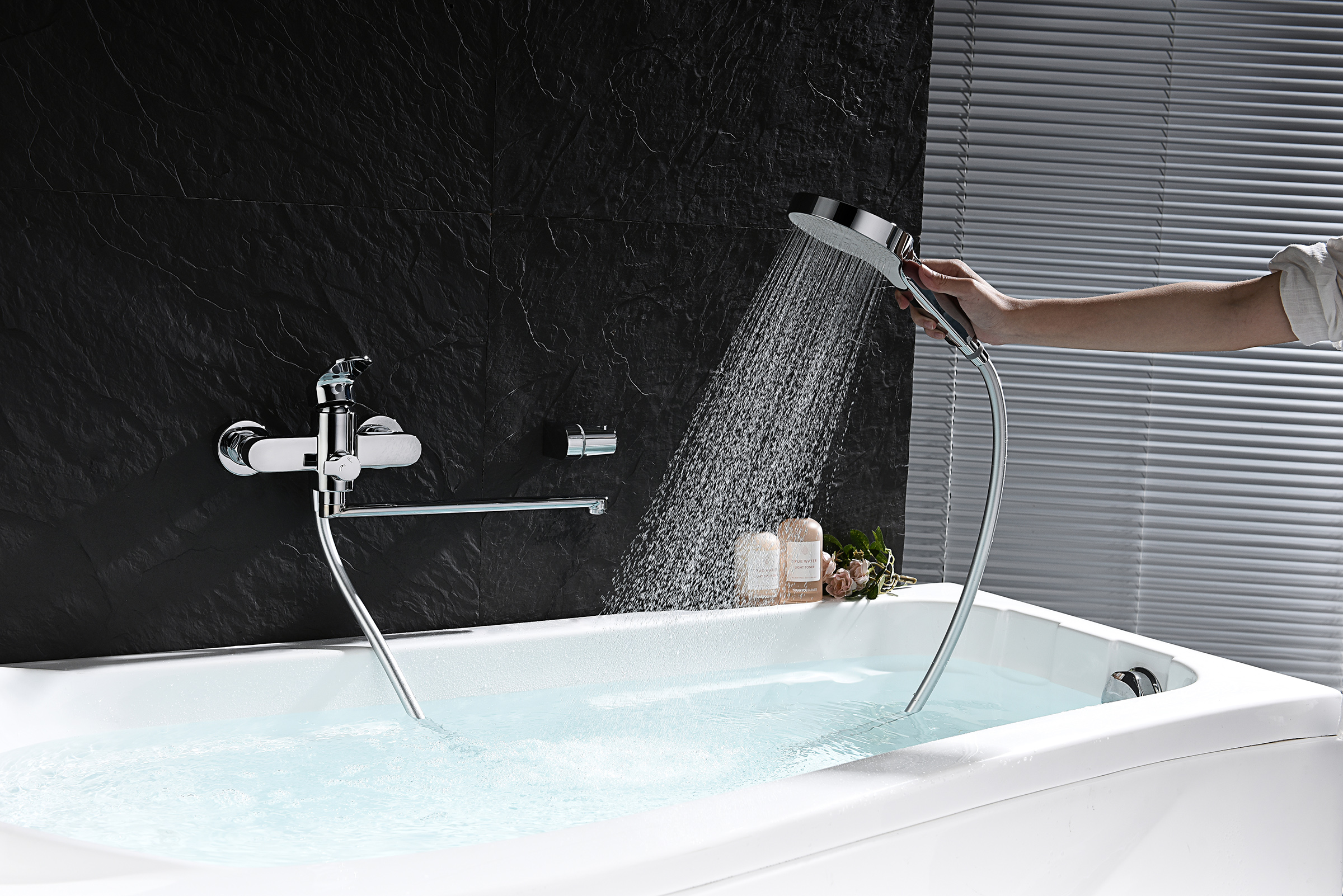 06141 Смеситель од. для ванны дл. (ХРОМ) GANZER  (8/1шт)