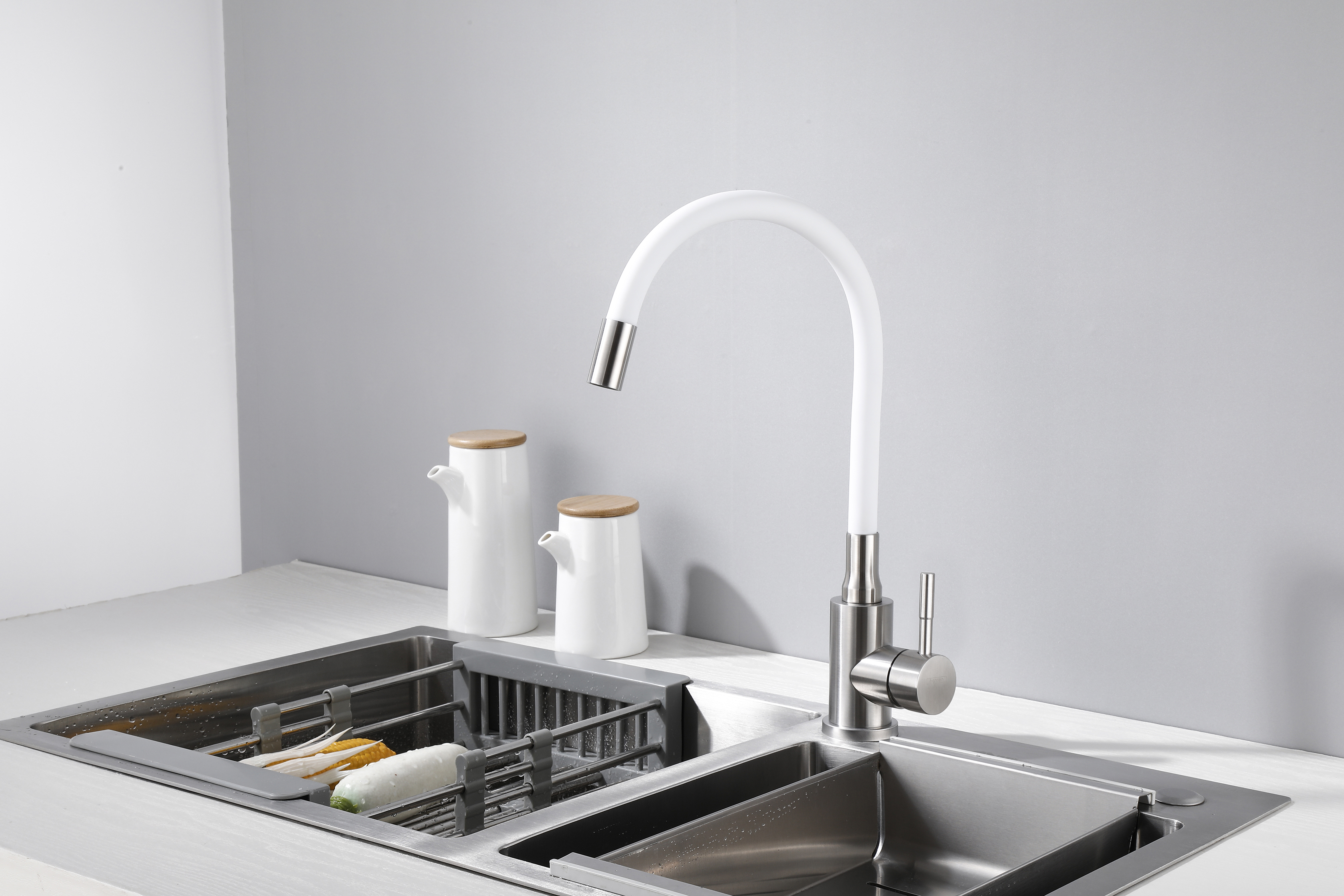 59304-GF Смес. из НЕРЖ. для кух. (САТИН с гиб. бел. изл.) HANSEN  (20/1шт)