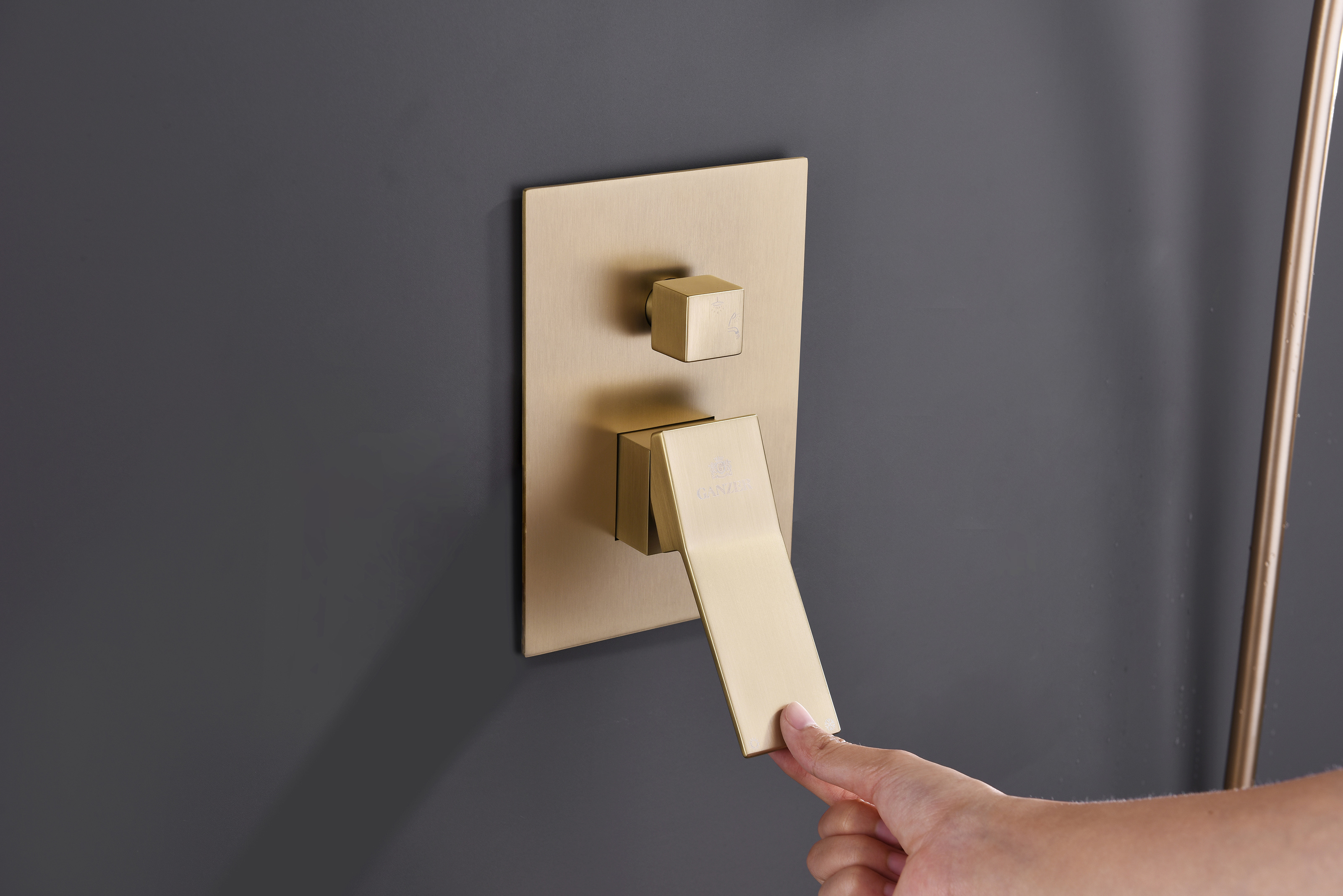 05165-S Смеситель встраиваемый для душа с 3-функ. (Мат. Золото) GANZER (6/1шт)