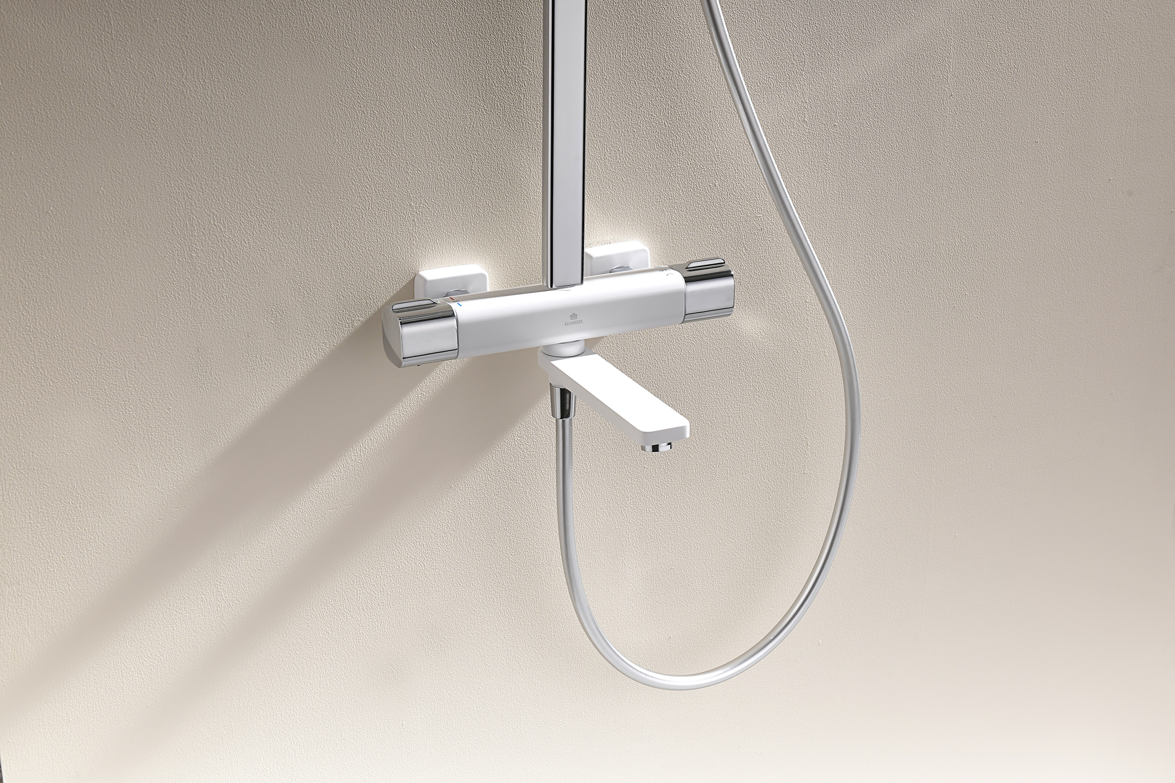 12071-F Душевая система с термостатом (БЕЛЫЙ) GANZER (5/1шт)