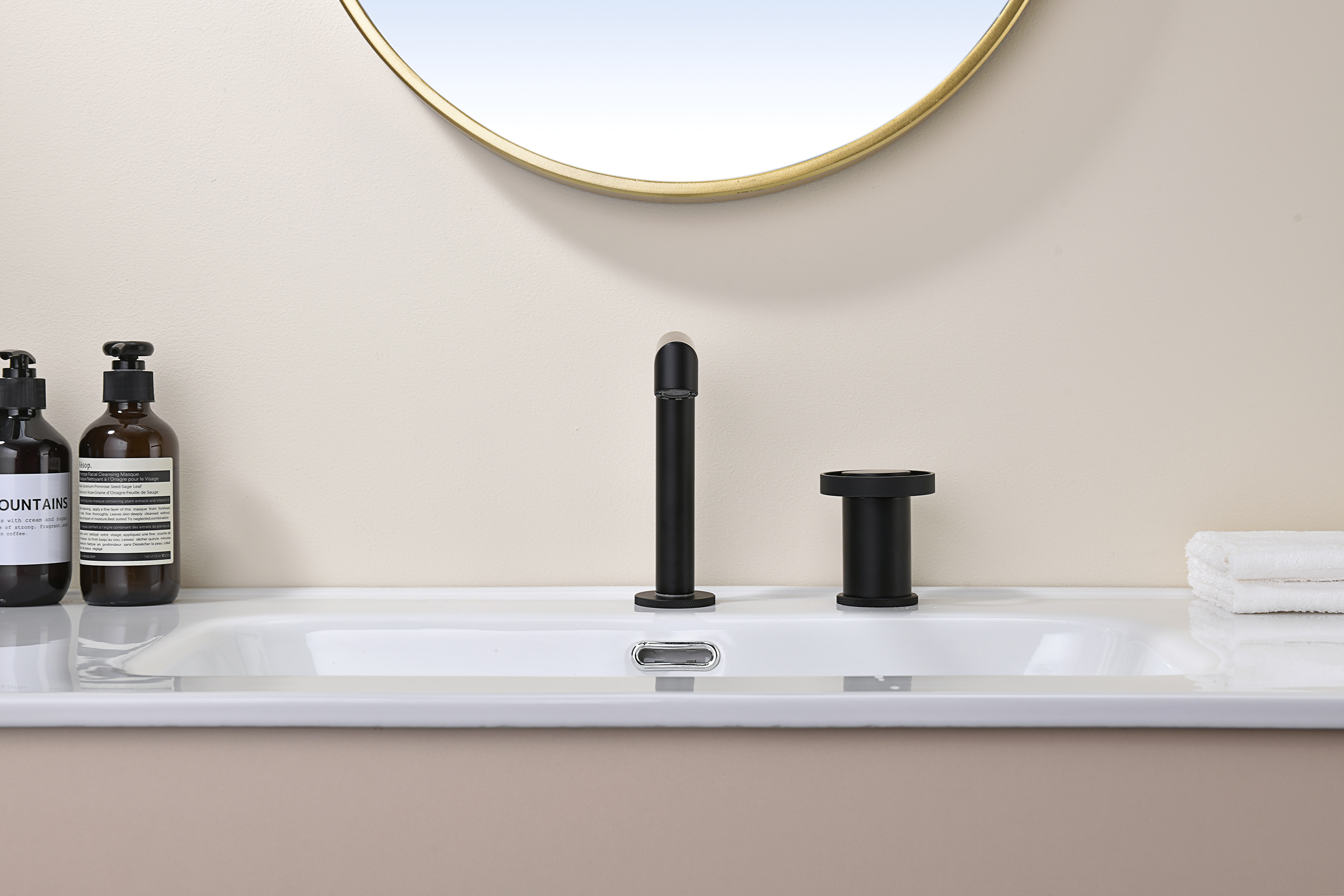 19114-C Смеситель на борт раковины (2-отв,ЧЕРНЫЙ)  GANZER (10/1шт)