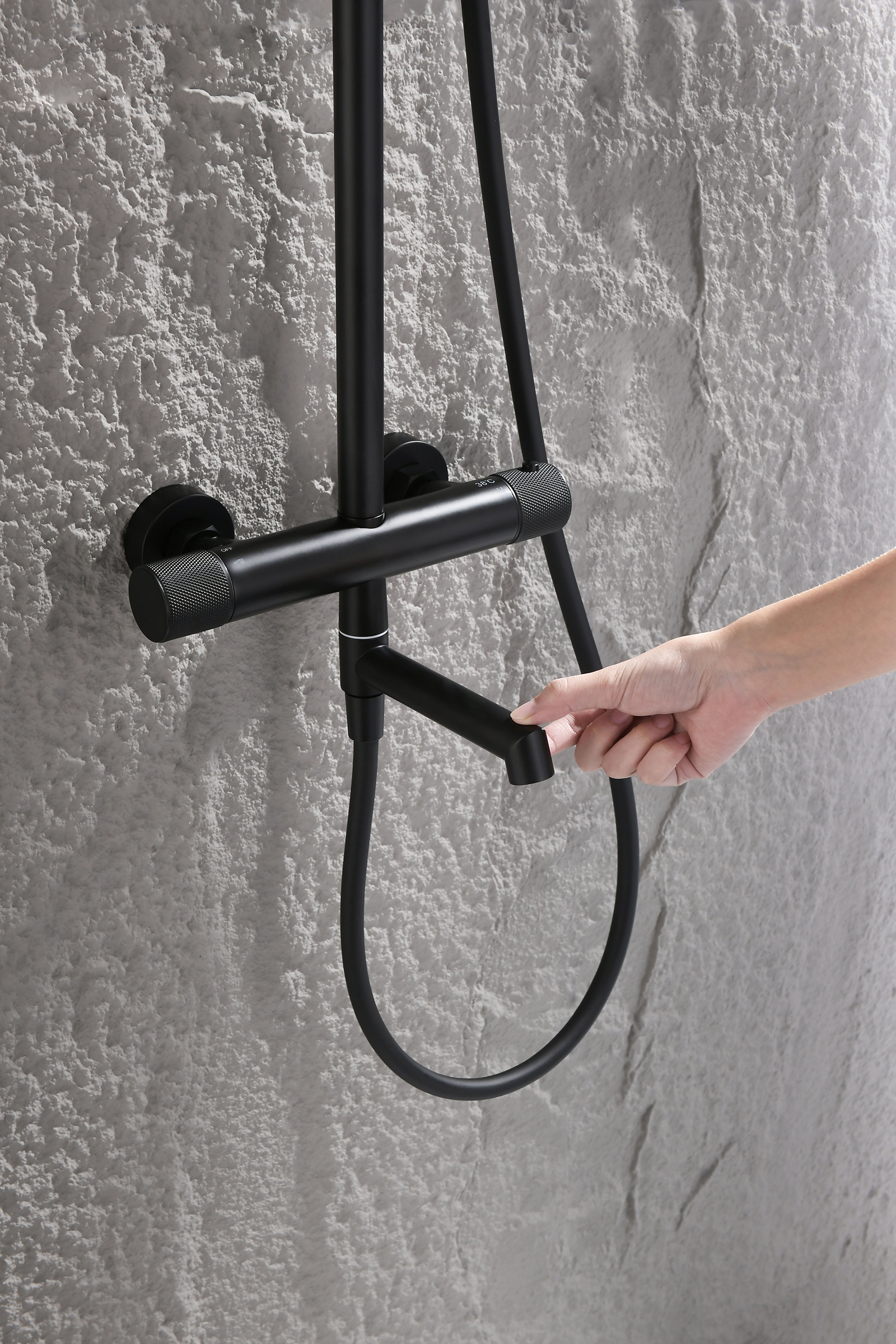 19170-C Душевая система с термостатом (ЧЕРНЫЙ) GANZER (5/1шт)