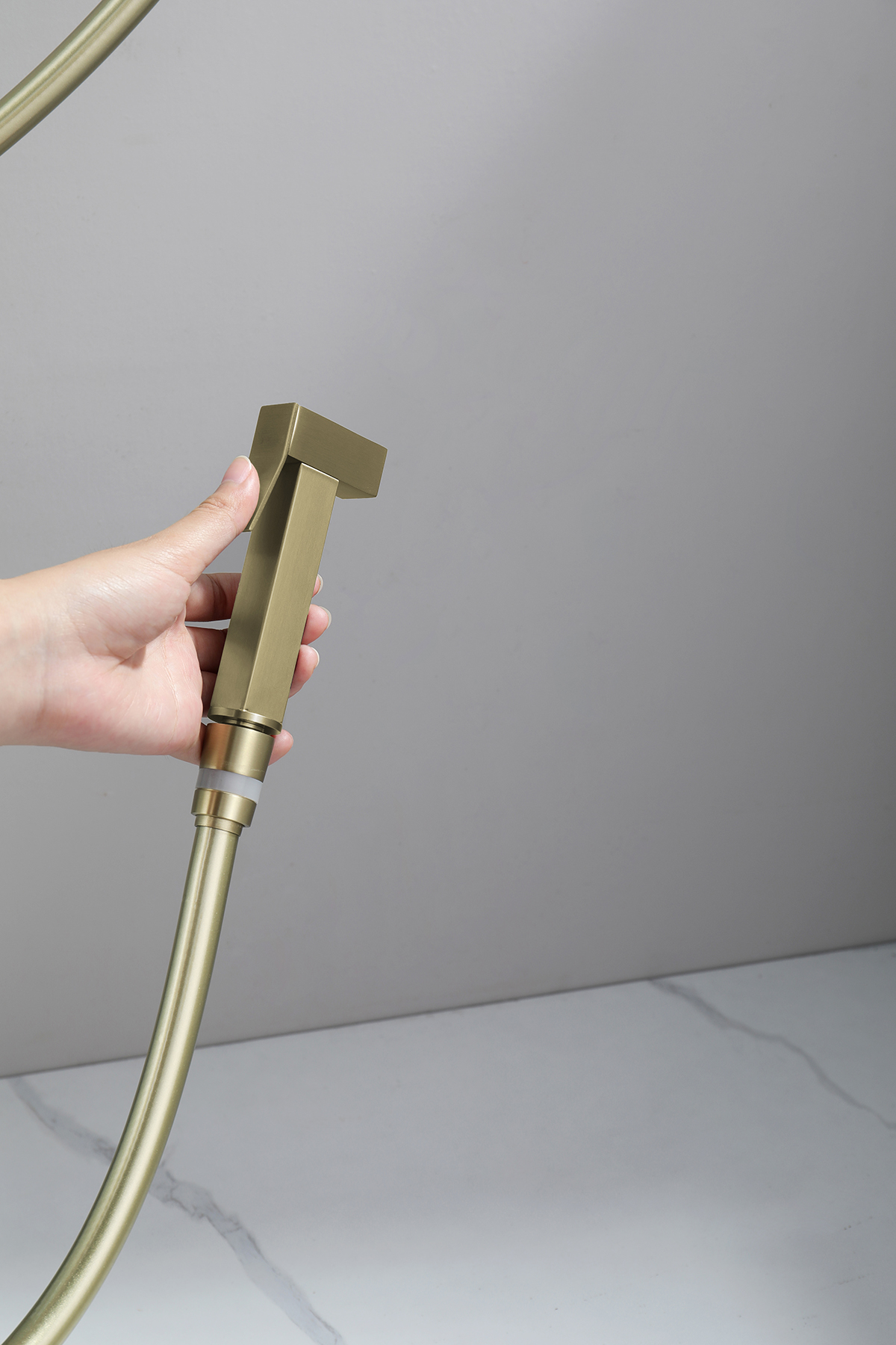 01157-S Смеситель встраиваемый с ГИГ. душом (Мат. Золото) GANZER (10/1шт)