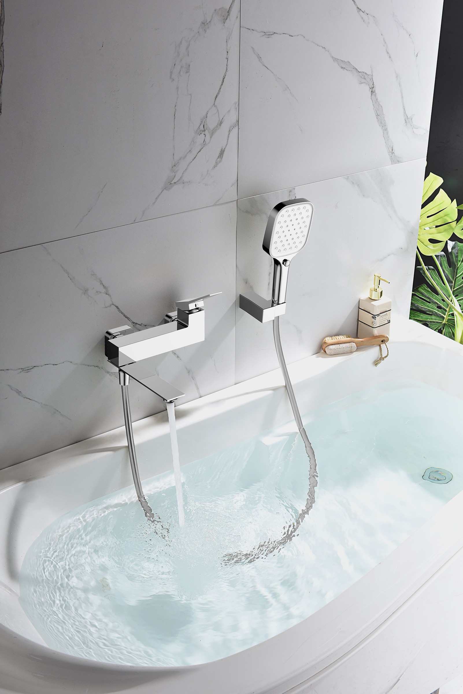 05132 Смеситель од. для ванны кор. (ХРОМ)  GANZER  (8/1шт)