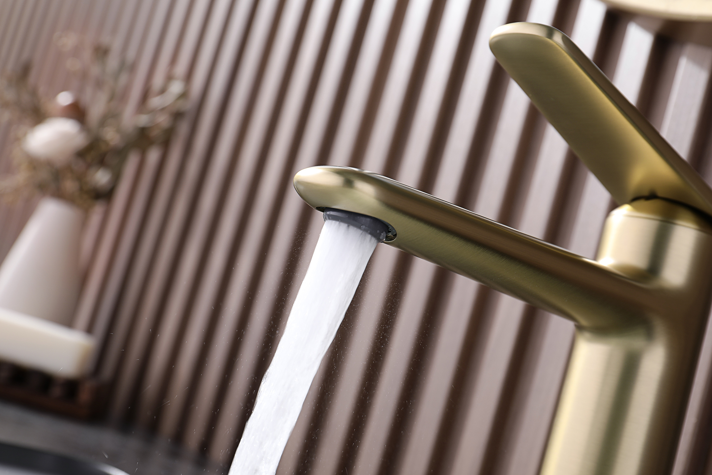 02111-S Смеситель од. для раковины (Мат. Золото) GANZER (10/1шт)