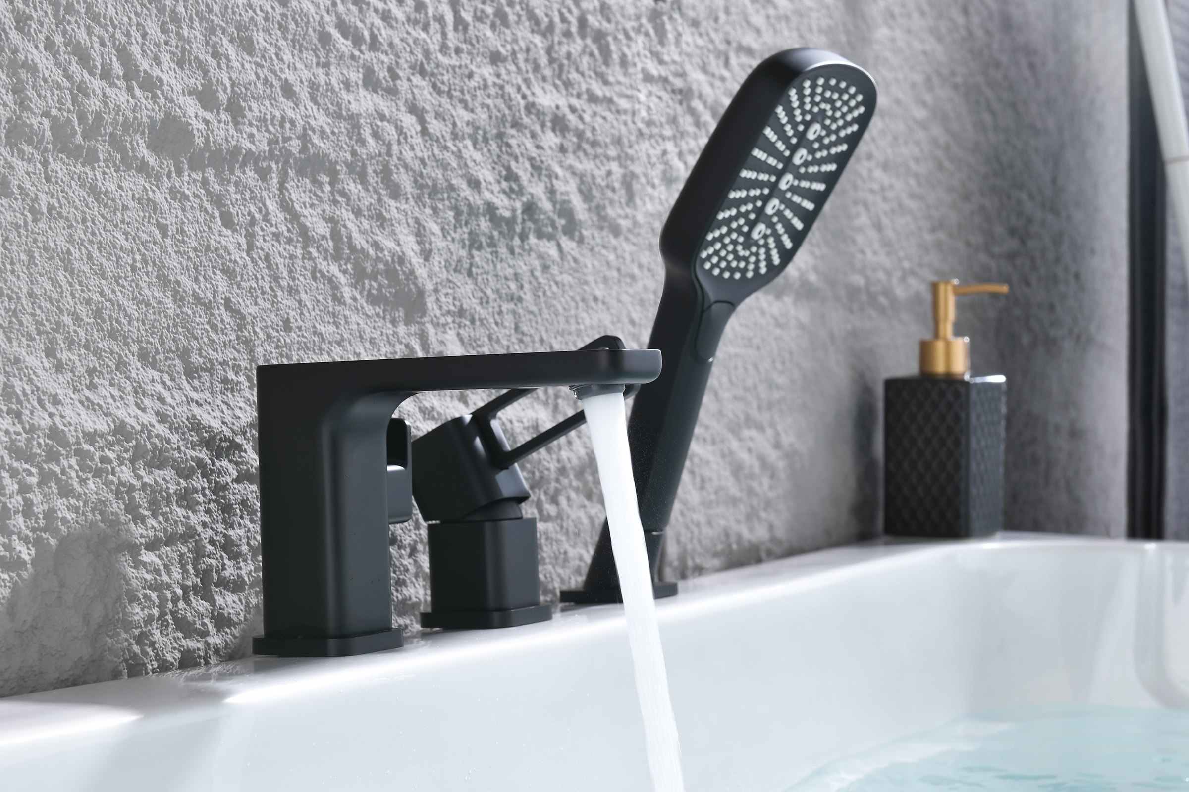 12133-C Смеситель на борт ванны (3-отв,ЧЕРНЫЙ)  GANZER (10/1шт)