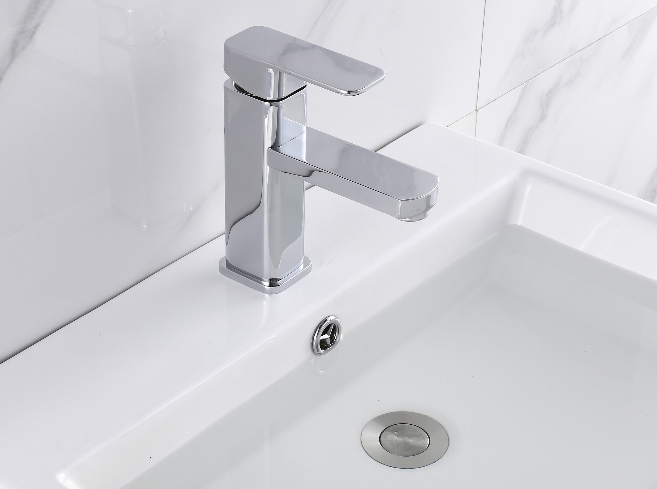 10001 Смеситель для умывальника HANSEN  (10/1шт)