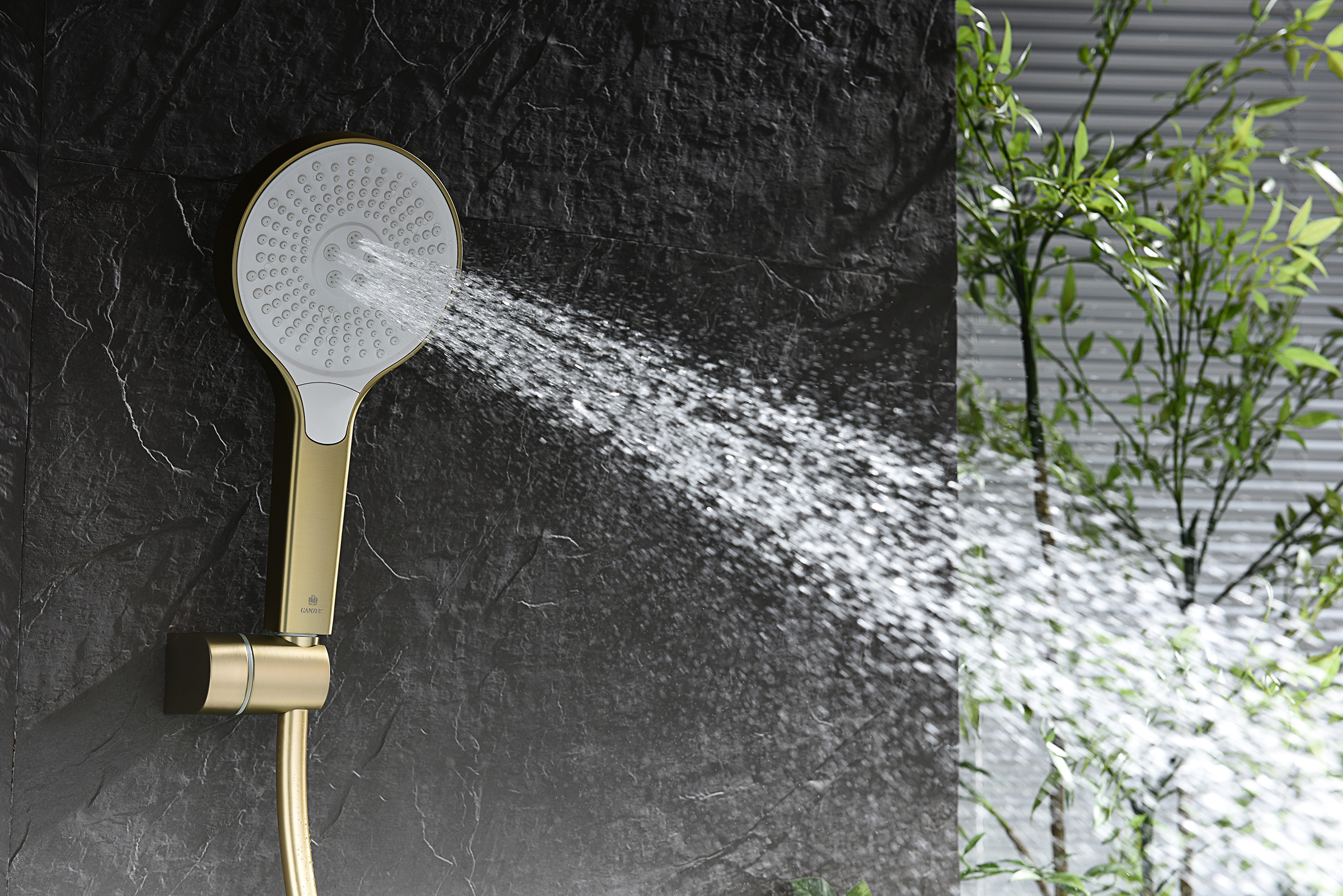 06132-S Смеситель од. для ванны кор. (Мат. Золото)  GANZER  (8/1шт)