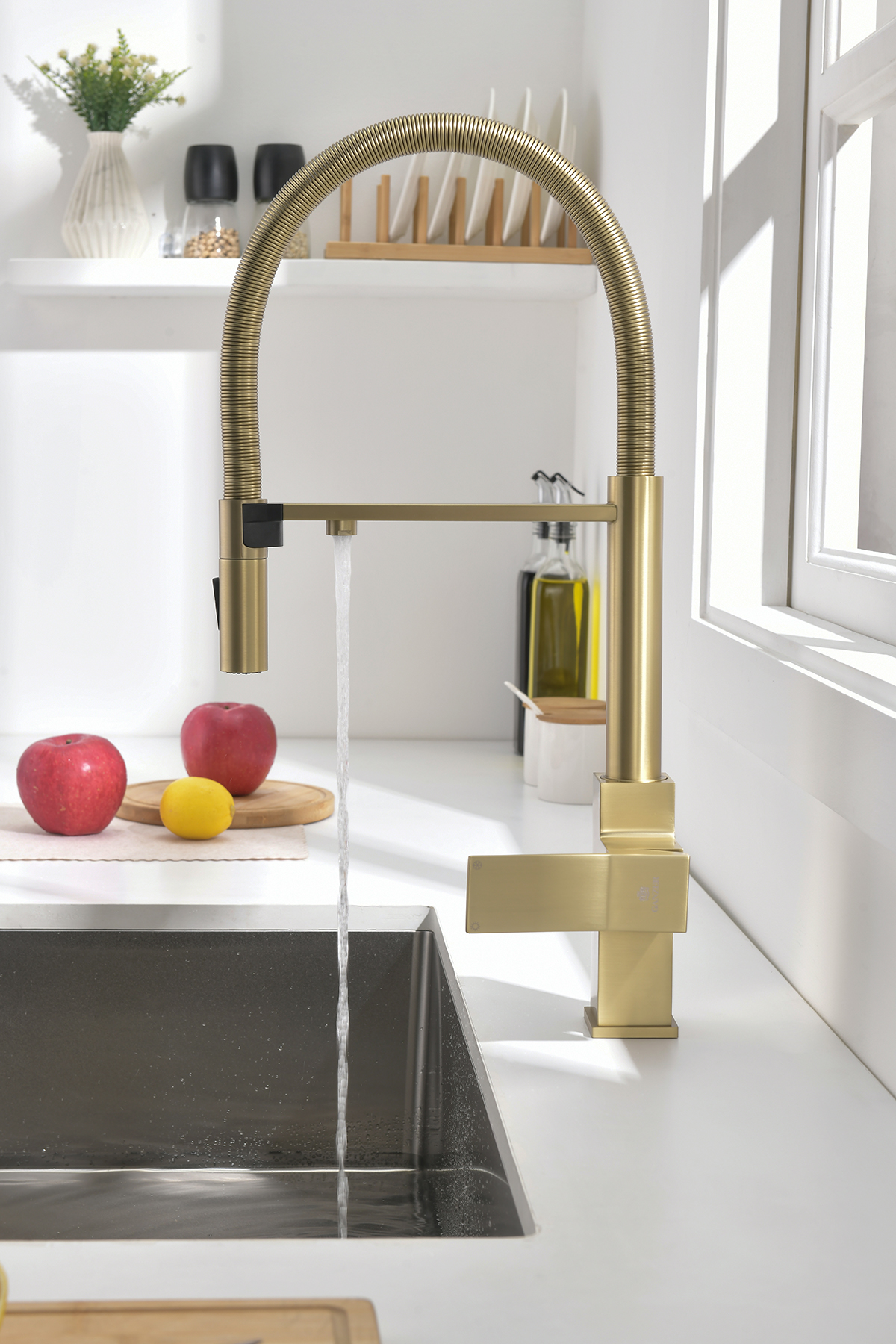 05126-S Смес. для кухни с гиб МАГ. изл. и под. фильт. (Мат. Золото) GANZER (10/1шт)