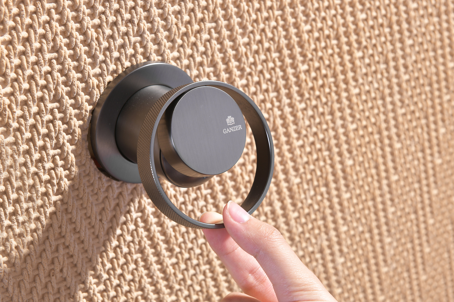 19164-Q Встроенный смес для душа с 2-функ. (ГРАФИТ) GANZER  (6/1шт)