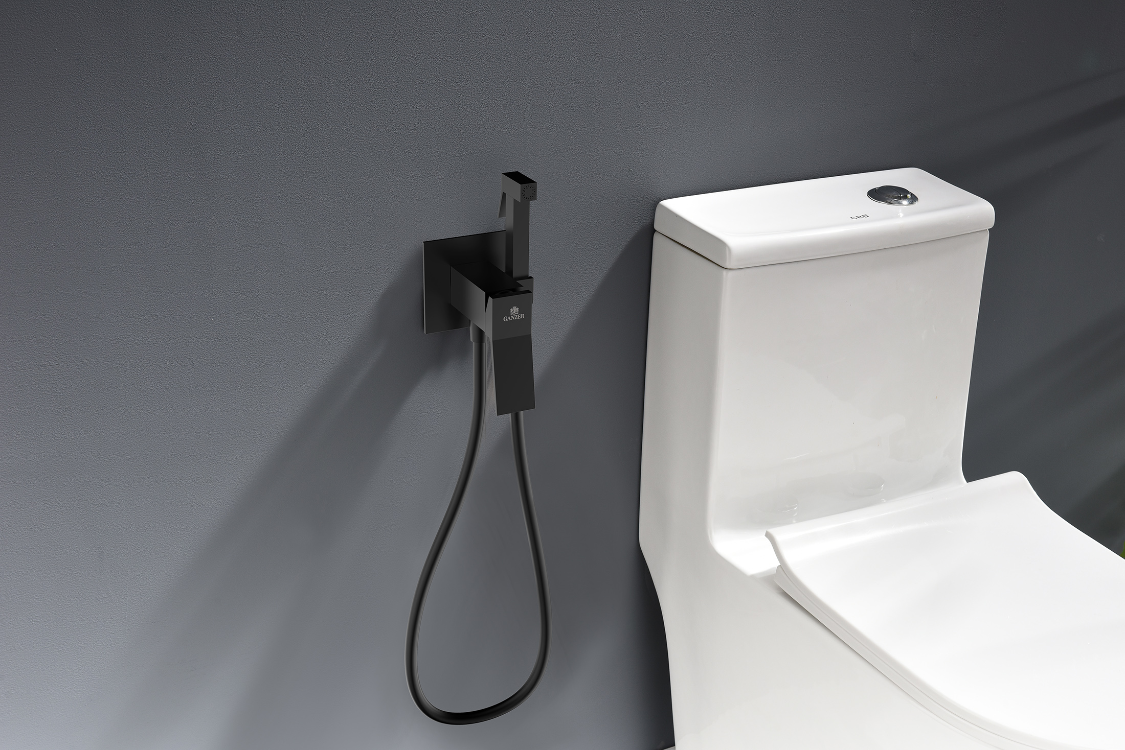 05157-C Смеситель встраиваемый с ГИГ. душом (ЧЕРНЫЙ) GANZER (10/1шт)